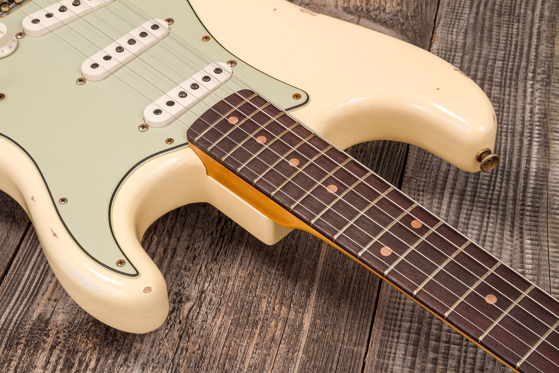 Fender Custom Shop Strat 1959 3s Trem Rw #r133842 - Relic Antique Vintage White - Str shape electric guitar - Variation 5