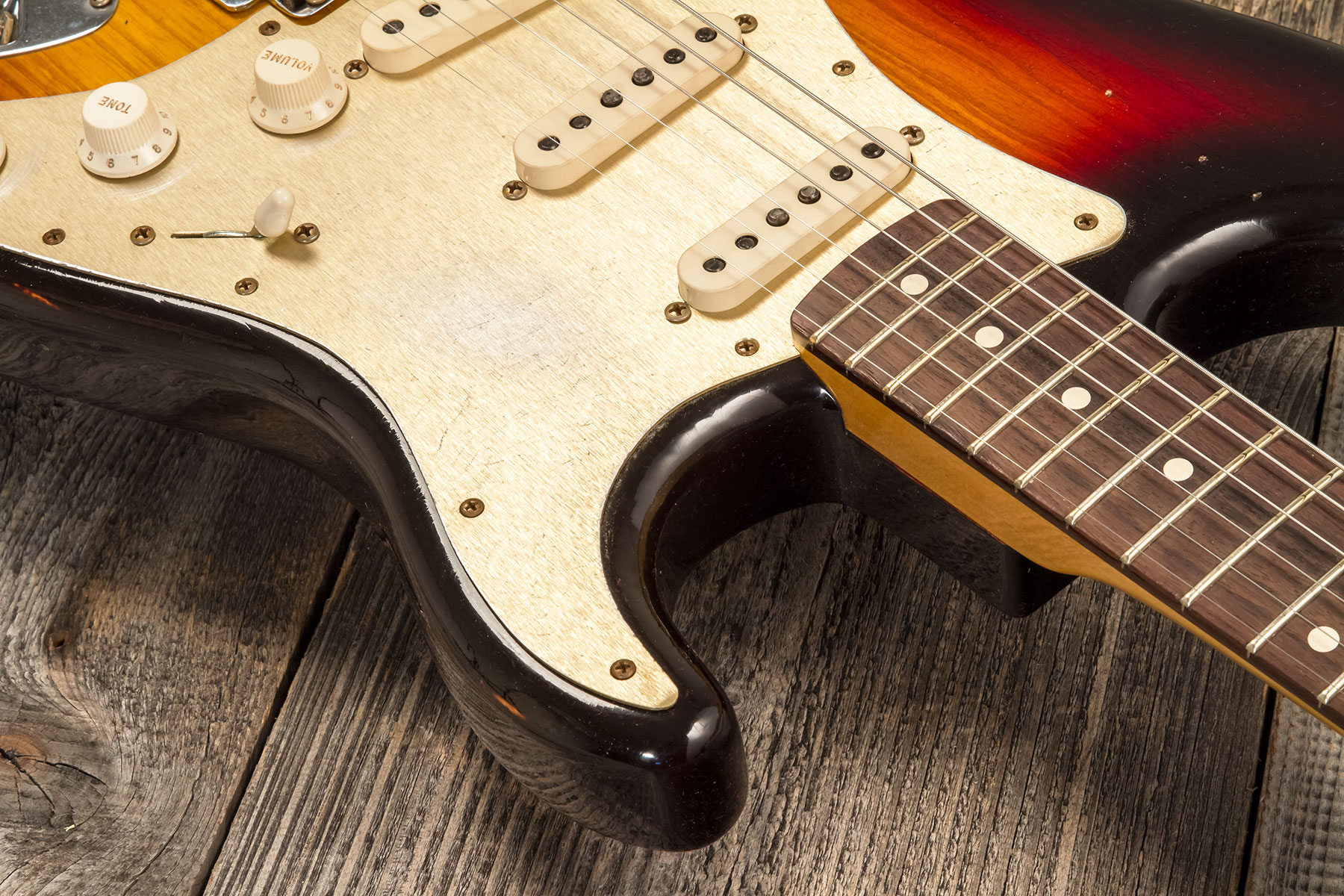 Fender Custom Shop Strat 1959 3s Trem Rw #r134762 - Relic Chocolate 3-color Sunburst - Str shape electric guitar - Variation 4