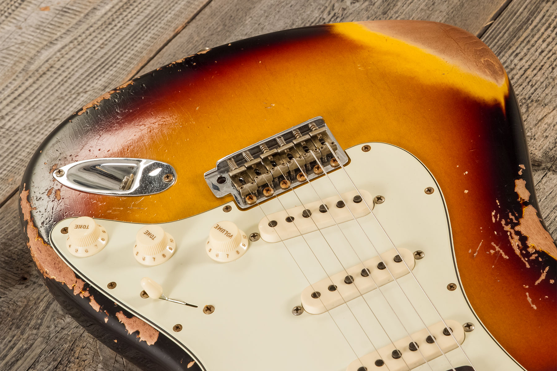 Fender Custom Shop Strat 1960 3s Trem Rw #cz578789 - Heavy Relic 3-color Sunburst - Str shape electric guitar - Variation 3