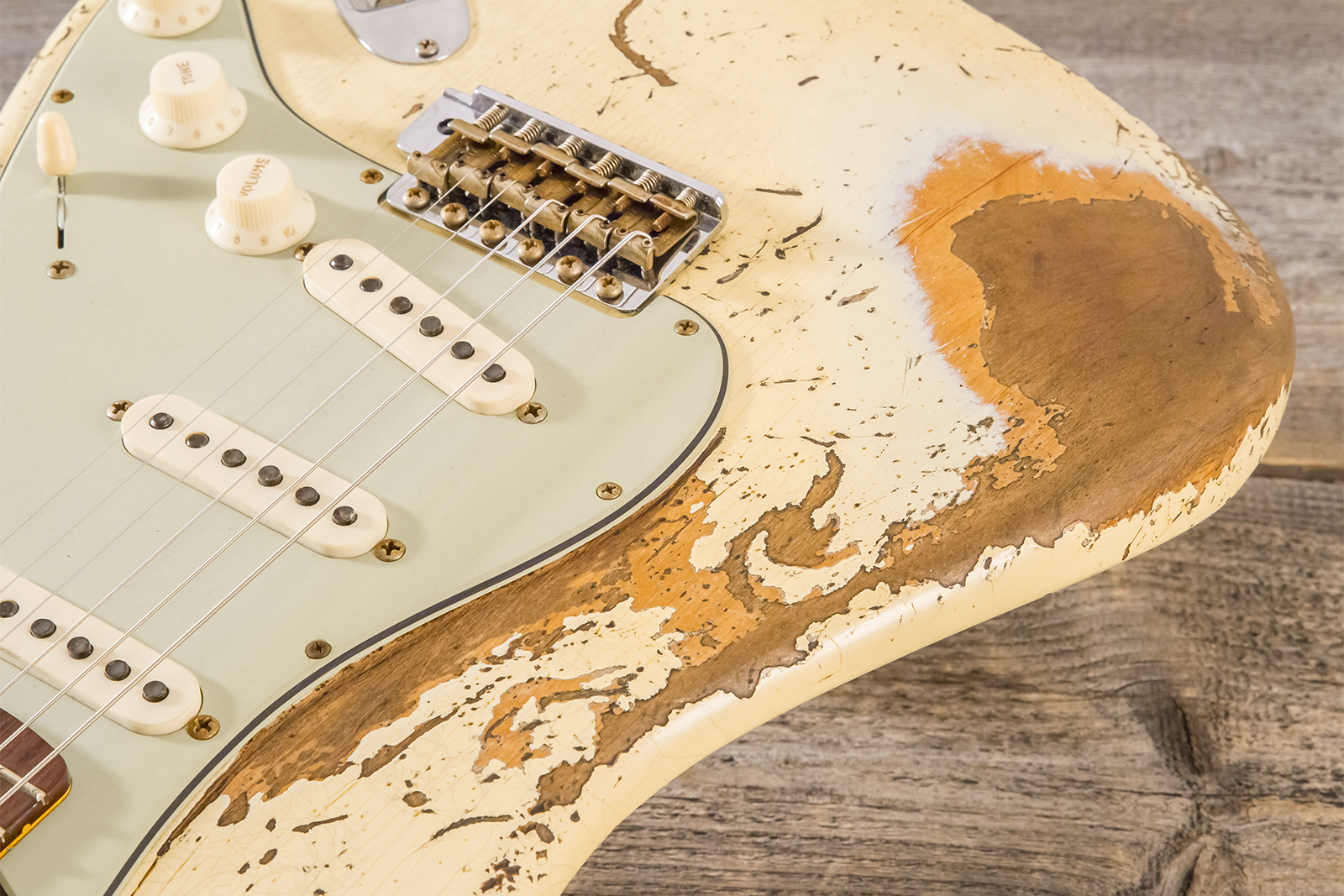 Fender Custom Shop Strat 1960 Dual Mag Ii Rw #cz563967 - Super Heavy Relic Vintage White - Str shape electric guitar - Variation 3