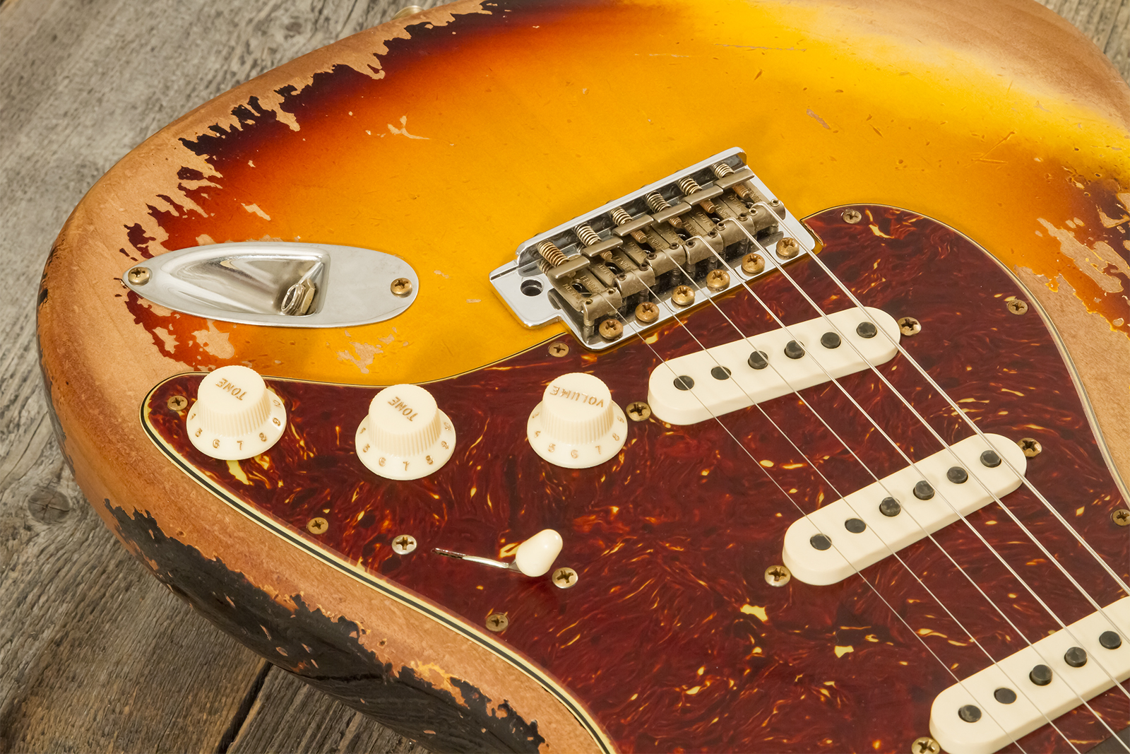 Fender Custom Shop Strat 1960 Roasted 3s Trem Rw #cz583123 - Super Heavy Relic 3-color Sunburst - Str shape electric guitar - Variation 3