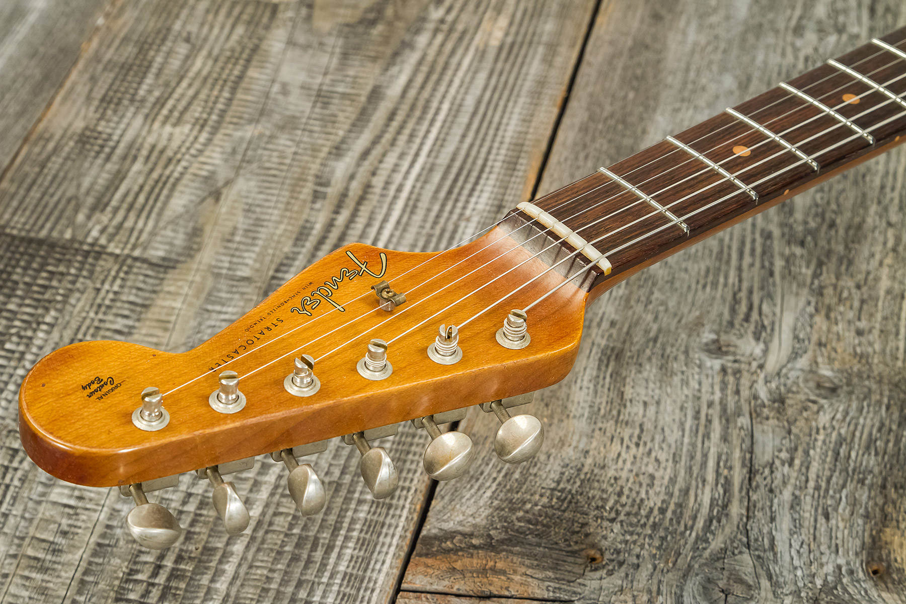 Fender Custom Shop Strat 1961 3s Trem Rw #cz563376 - Heavy Relic Vintage White/3-color Sunburst - Str shape electric guitar - Variation 10