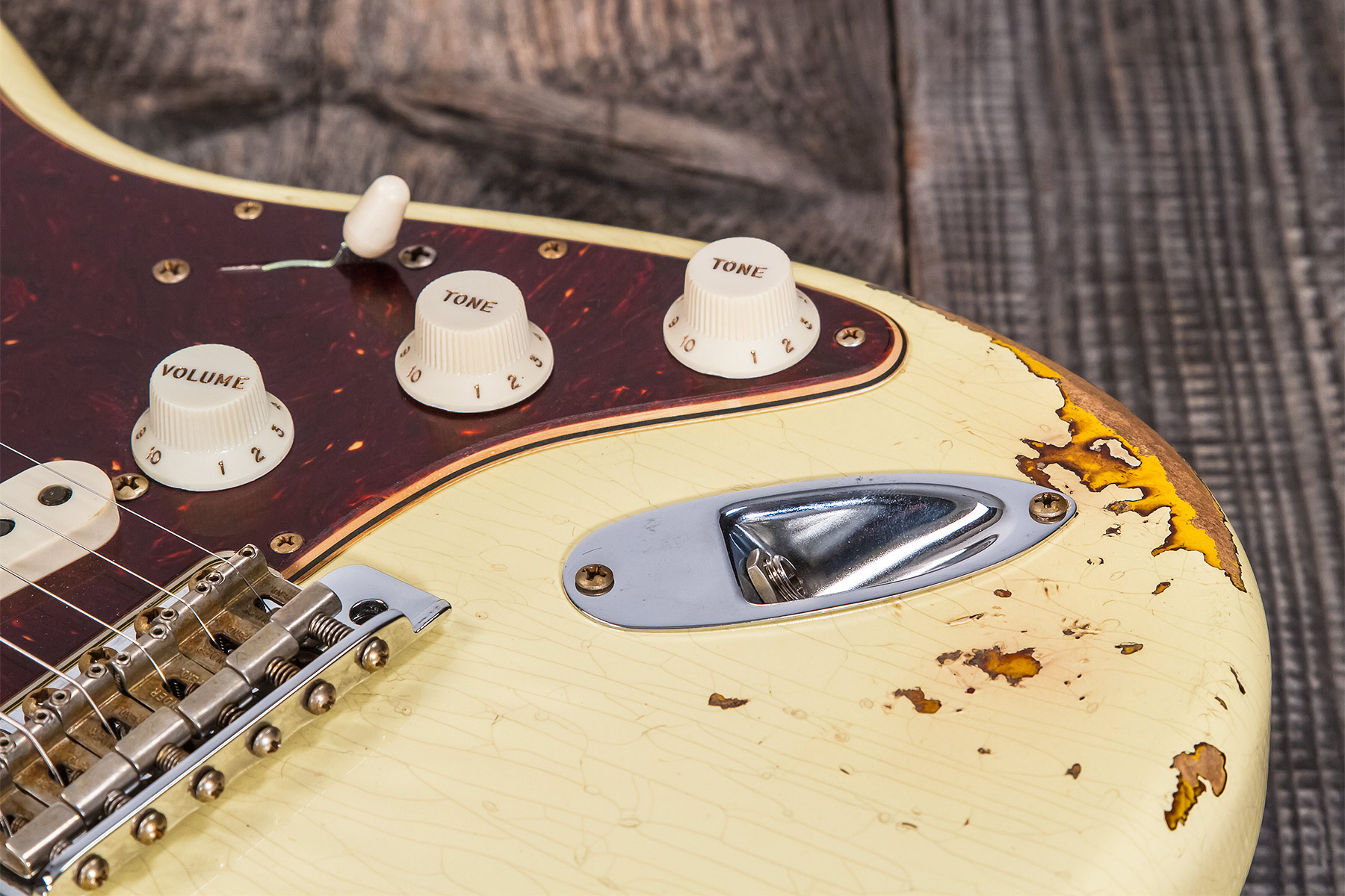 Fender Custom Shop Strat 1961 3s Trem Rw #cz563376 - Heavy Relic Vintage White/3-color Sunburst - Str shape electric guitar - Variation 6