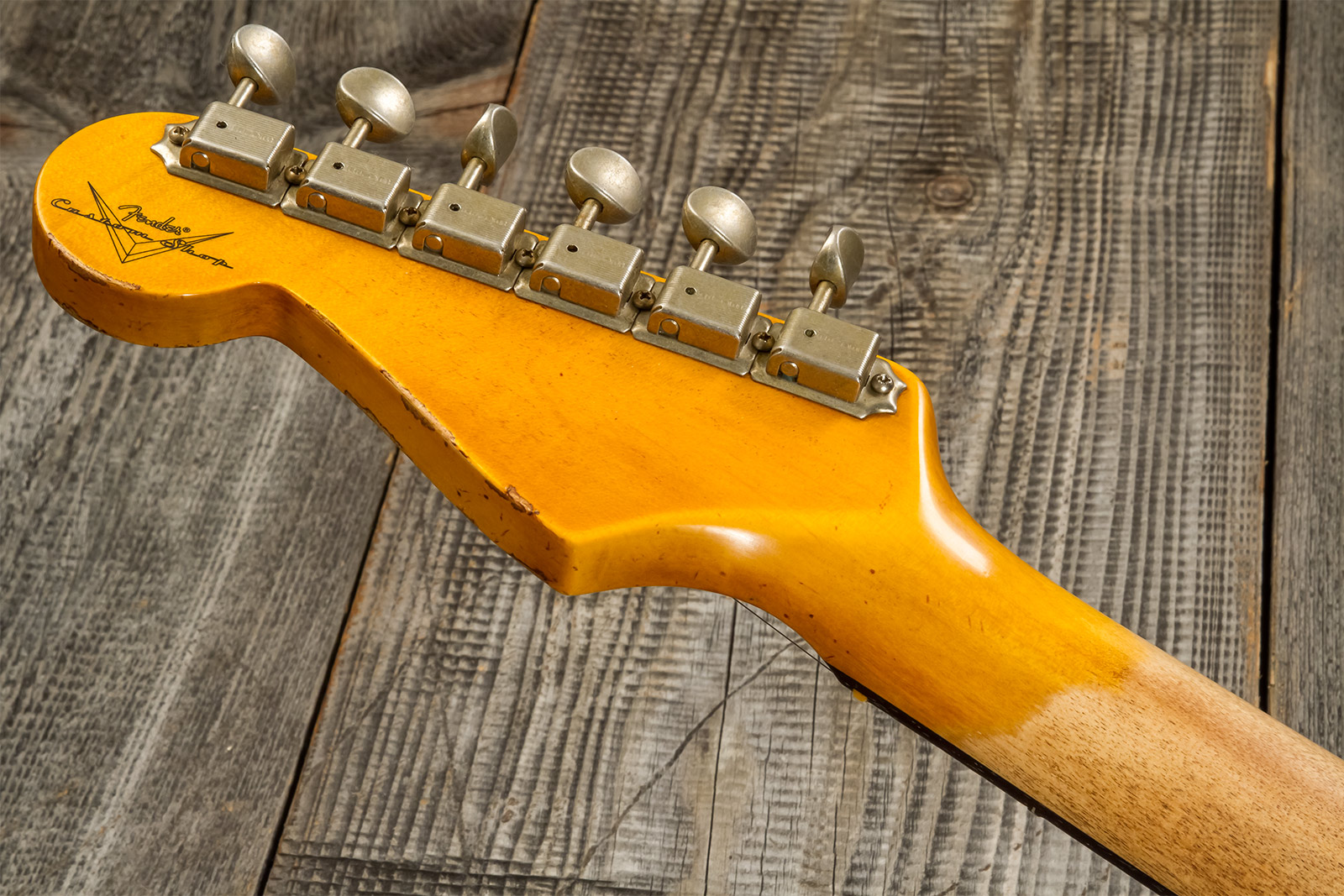 Fender Custom Shop Strat 1961 3s Trem Rw #cz573663 - Heavy Relic Aged 3-color Sunburst - Str shape electric guitar - Variation 9