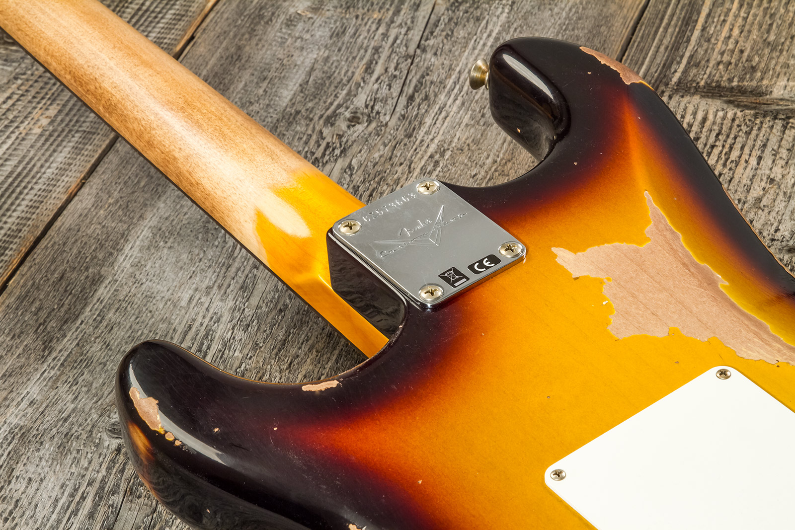 Fender Custom Shop Strat 1961 3s Trem Rw #cz573663 - Heavy Relic Aged 3-color Sunburst - Str shape electric guitar - Variation 6