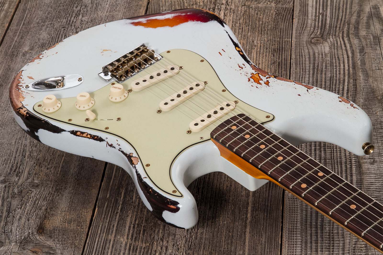 Fender Custom Shop Strat 1961 3s Trem Rw #cz573714 - Heavy Relic Aged Sonic Blue O. 3-color Sunburst - Str shape electric guitar - Variation 1