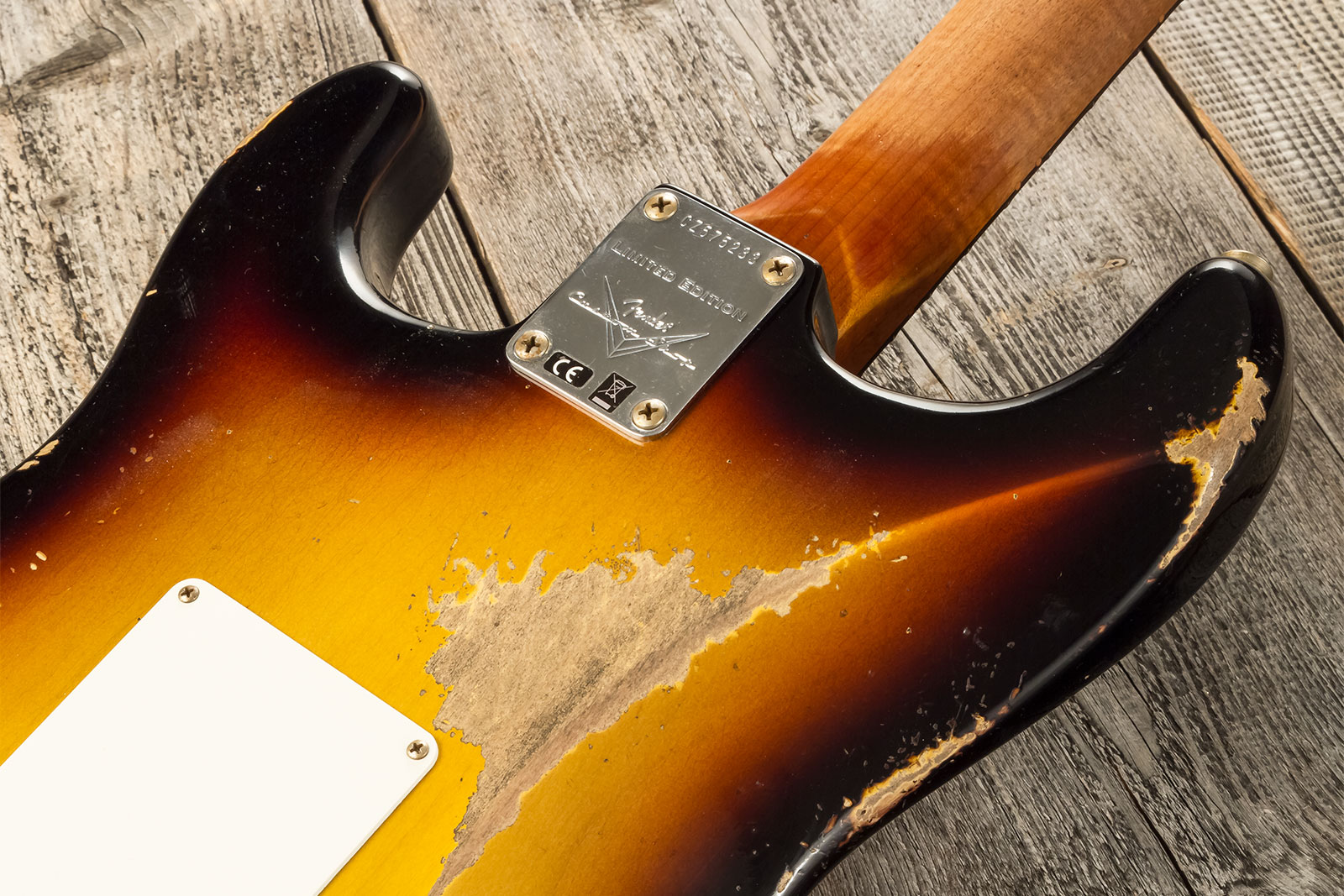 Fender Custom Shop Strat 1961 3s Trem Rw #cz575233 - Heavy Relic 3-color Sunburst - Str shape electric guitar - Variation 6