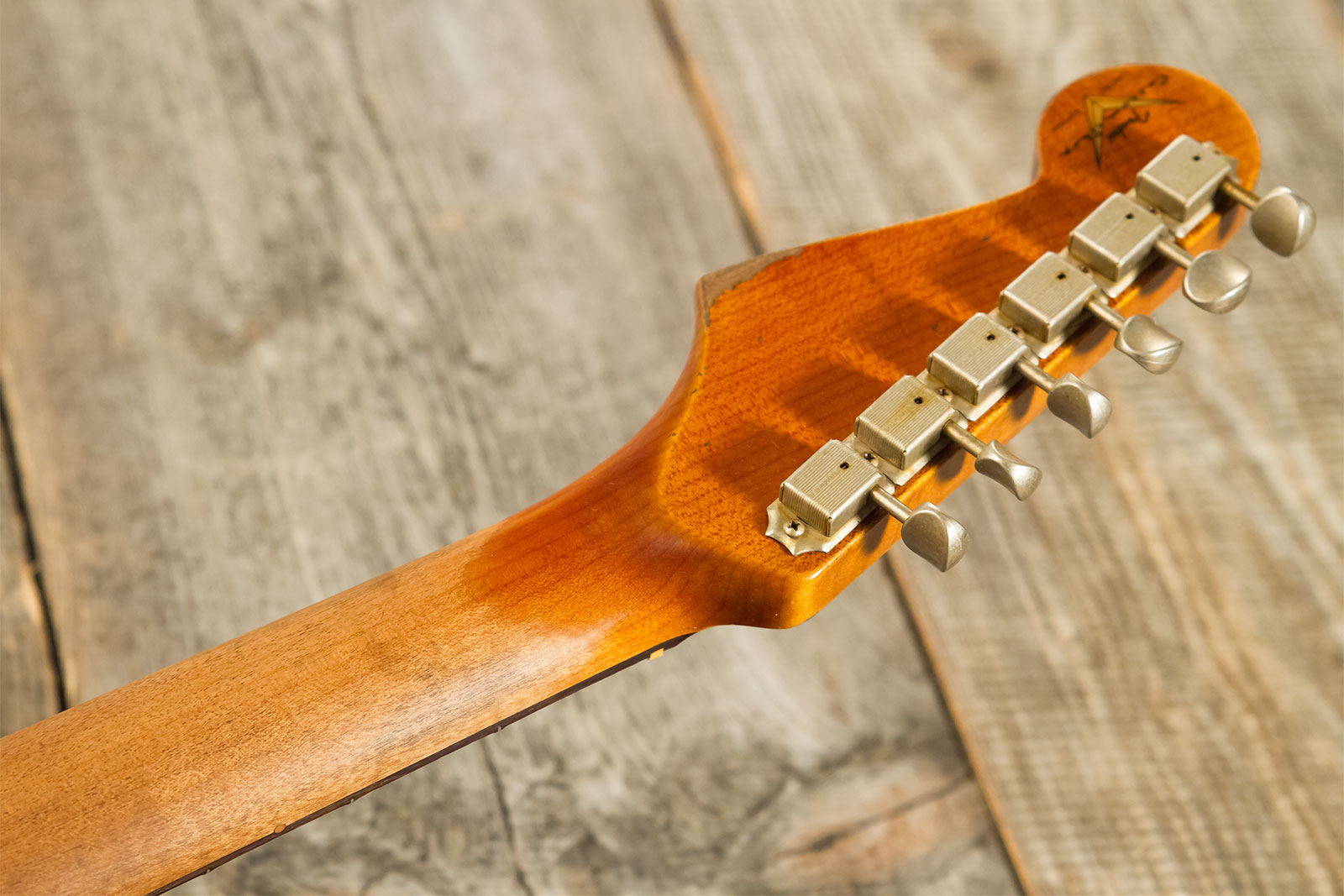 Fender Custom Shop Strat 1961 3s Trem Rw #cz575233 - Heavy Relic 3-color Sunburst - Str shape electric guitar - Variation 8