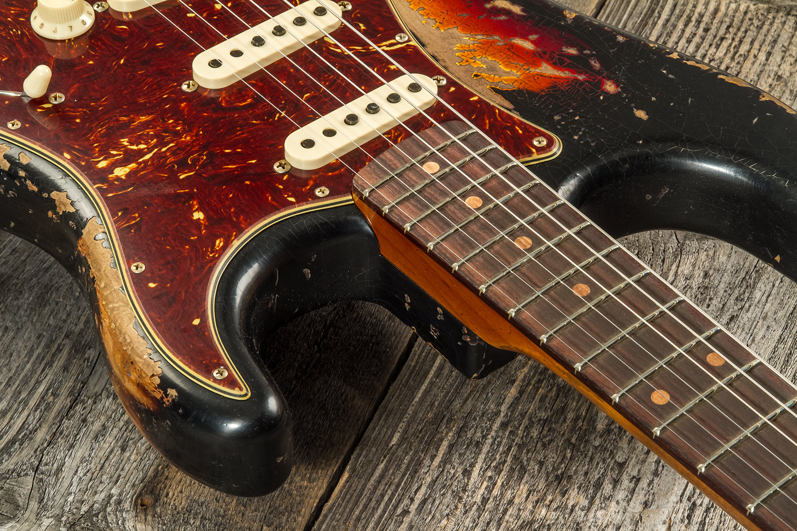 Fender Custom Shop Strat 1961 3s Trem Rw #cz576153 - Super Heavy Relic Black O. 3-color Sunburst - Str shape electric guitar - Variation 4