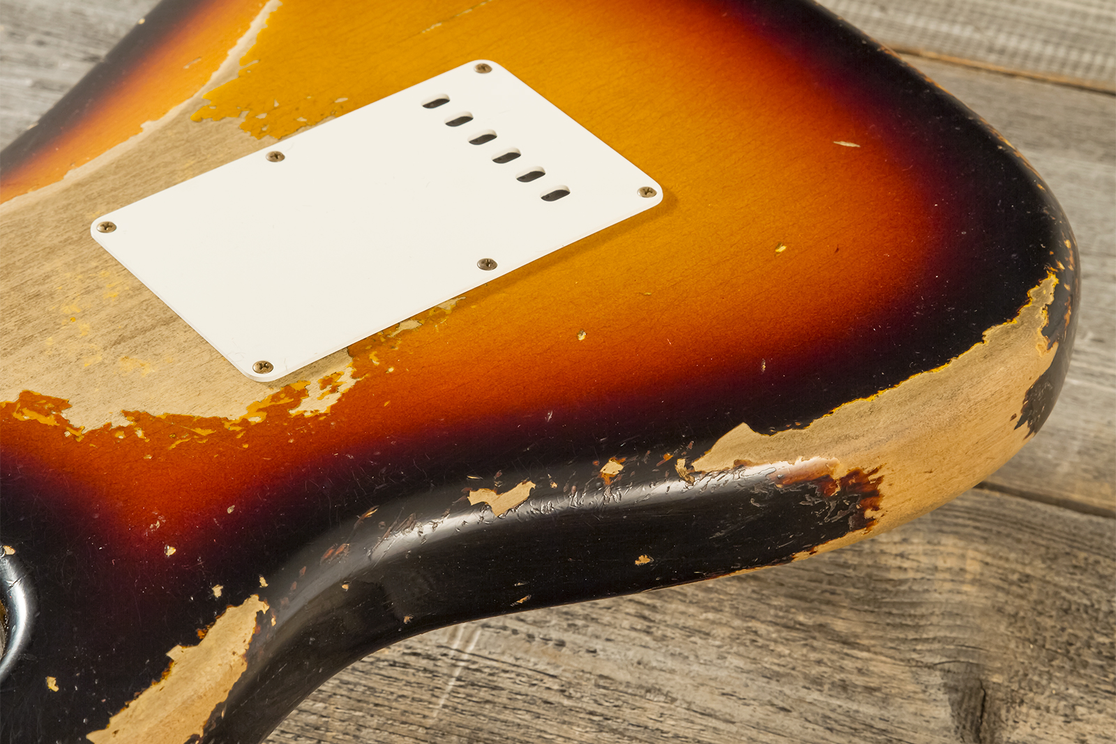 Fender Custom Shop Strat 1961 Bone Tone 3s Trem #cz584251 - Super Heavy Relic 3-color Sunburst - Str shape electric guitar - Variation 9