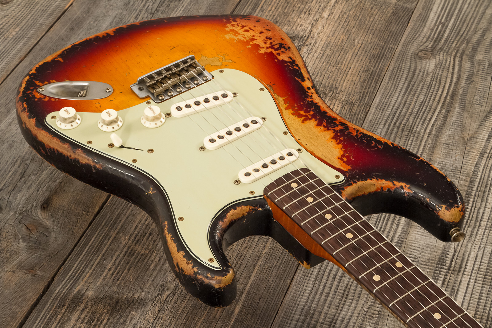 Fender Custom Shop Strat 1961 Masterbuilt D.wilson 3s Trem Rw #cz552177 - Heavy Relic 3-color Sunburst - Str shape electric guitar - Variation 2
