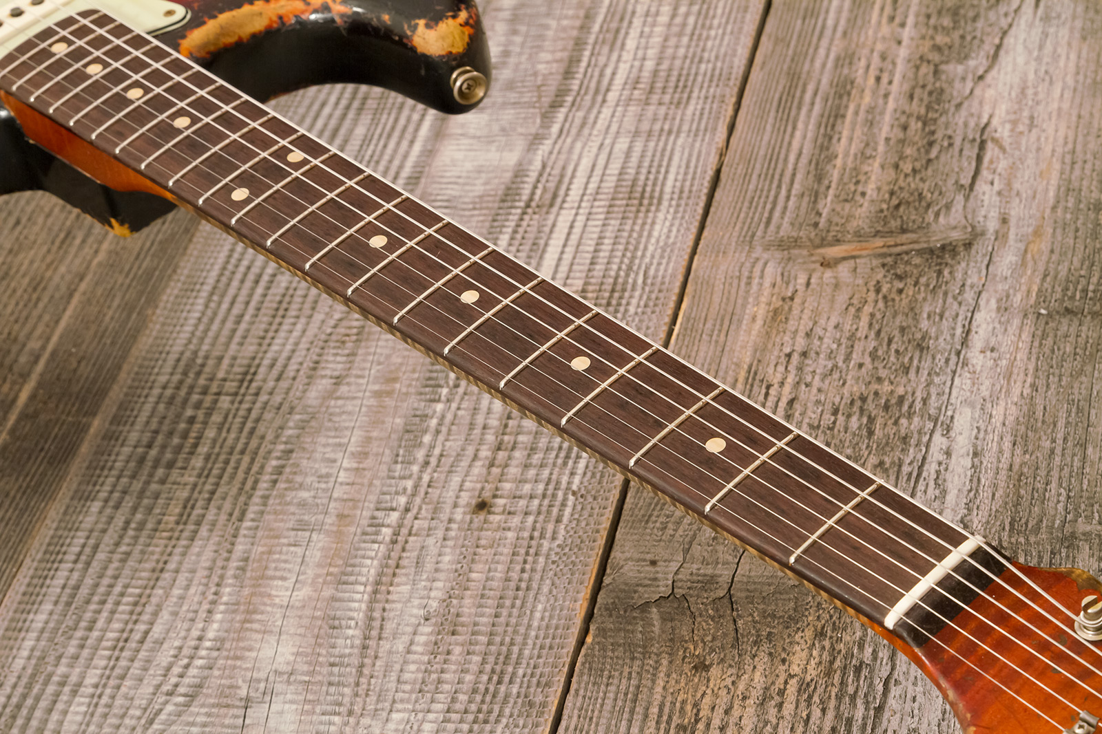 Fender Custom Shop Strat 1961 Masterbuilt D.wilson 3s Trem Rw #cz552177 - Heavy Relic 3-color Sunburst - Str shape electric guitar - Variation 5