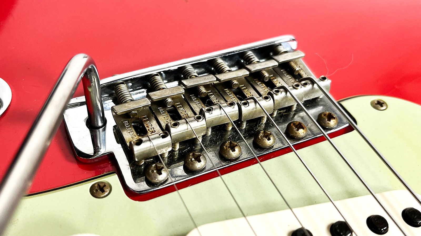 Fender Custom Shop Strat 1963 3s Trem Rw #r117571 - Relic Fiesta Red - Str shape electric guitar - Variation 2