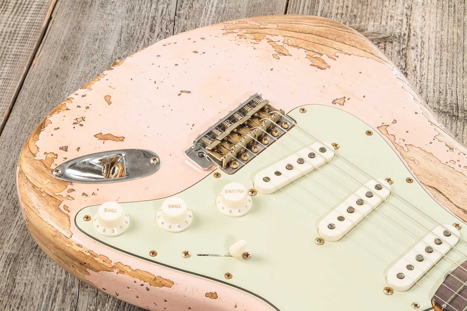 Fender Custom Shop Strat 1963 3s Trem Rw #r136150 - Super Heavy Relic Shell Pink - Str shape electric guitar - Variation 4