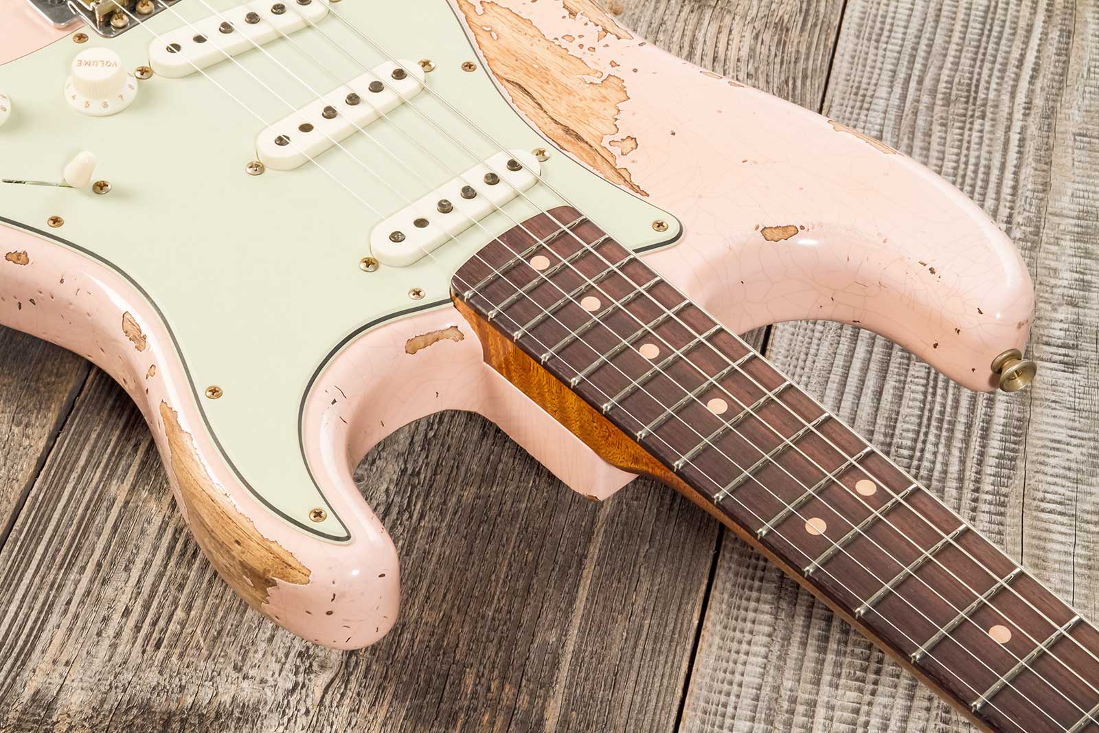 Fender Custom Shop Strat 1963 3s Trem Rw #r136150 - Super Heavy Relic Shell Pink - Str shape electric guitar - Variation 4