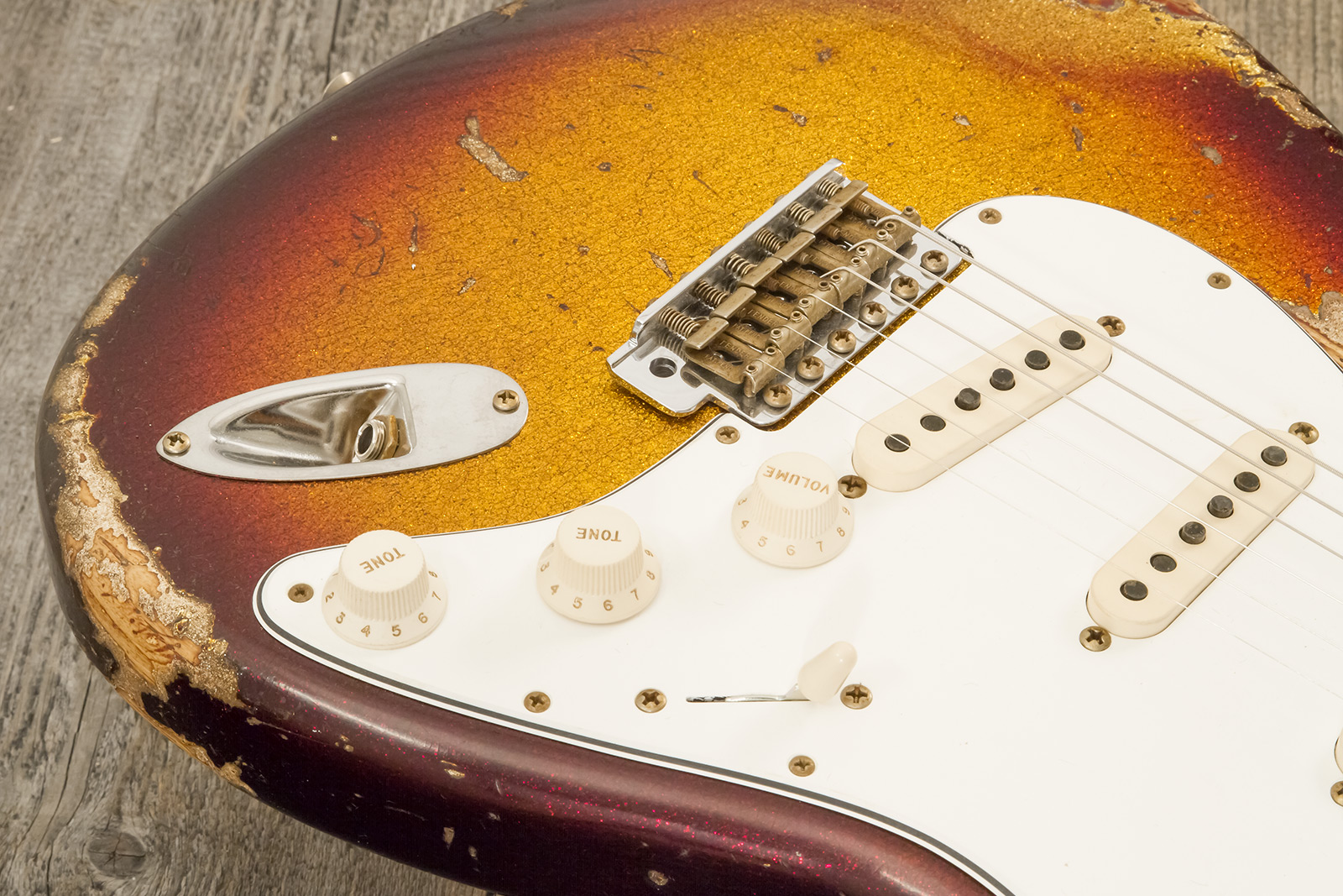 Fender Custom Shop Strat 1963 3s Trem Rw #r141255 - Super Heavy Relic Sparkle 3-color Sunburst - Str shape electric guitar - Variation 5