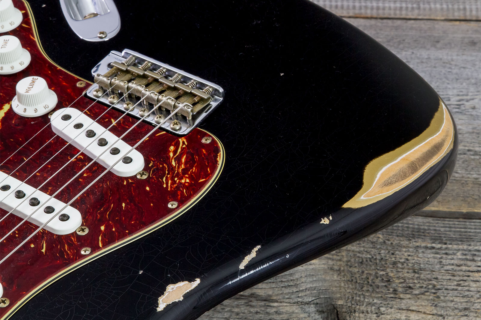 Fender Custom Shop Strat 1963 3s Trem Rw #r143861 - Relic Black O. Hle Gold - Str shape electric guitar - Variation 3