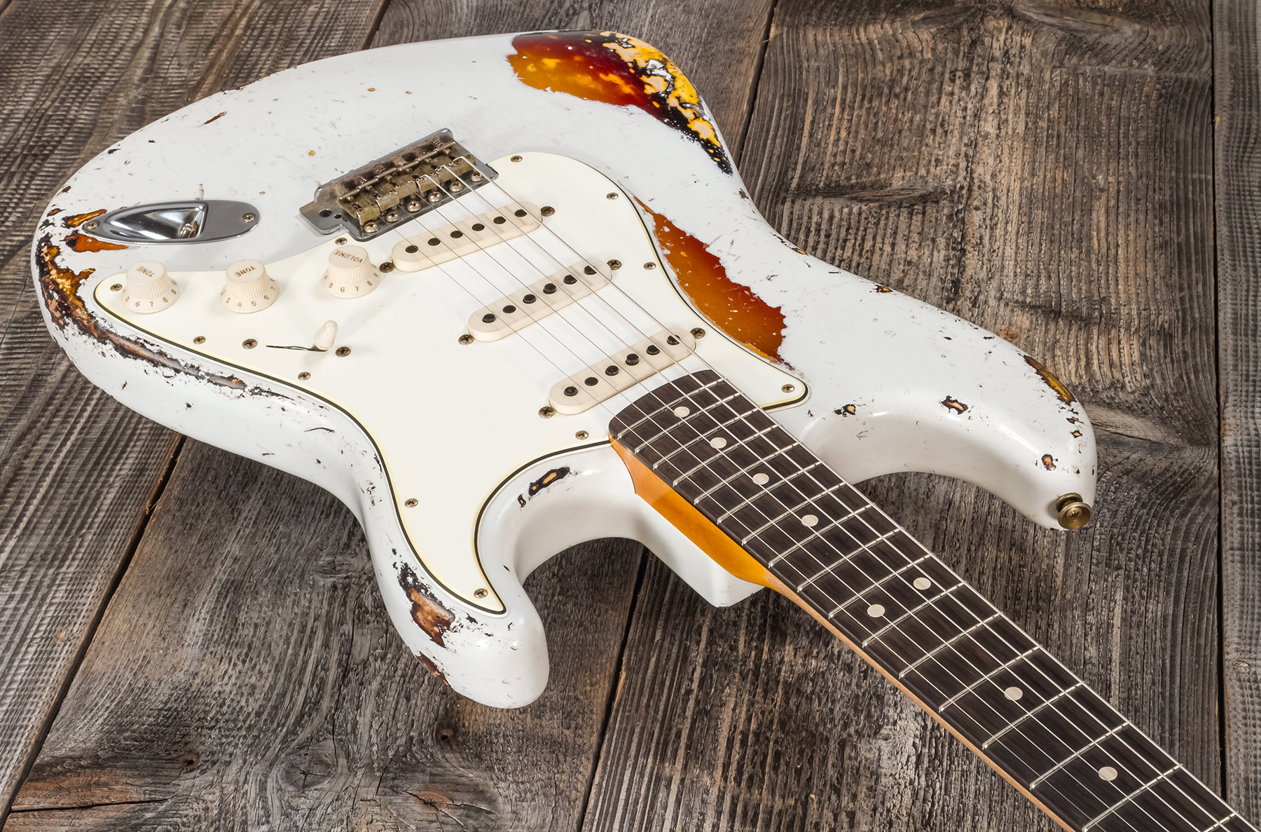 Fender Custom Shop Strat 1963 Masterbuilt K.mcmillin Bla #r117544 - Ultimate Relic Olympic White/3-color Sunburst - Str shape electric guitar - Variat