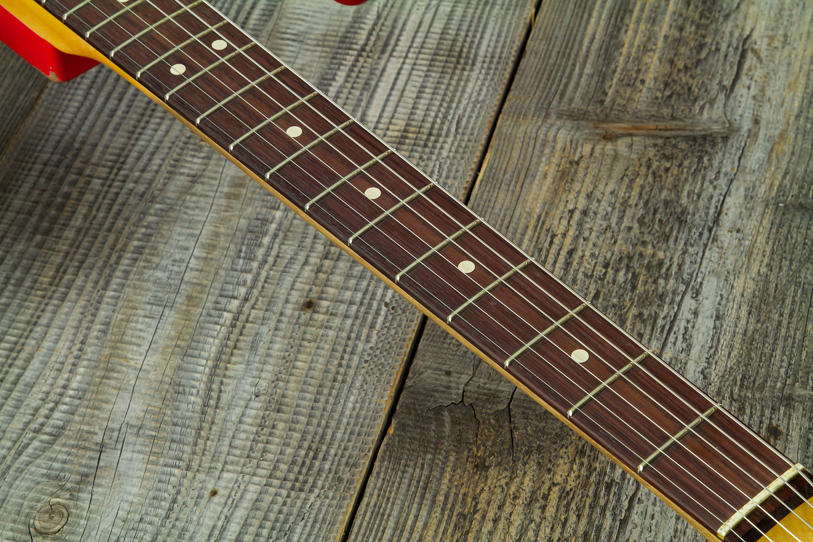 Fender Custom Shop Strat 1963 Mb A.macnutt 3s Trem Rw #r144111 - Relic Fiesta Red - Str shape electric guitar - Variation 7