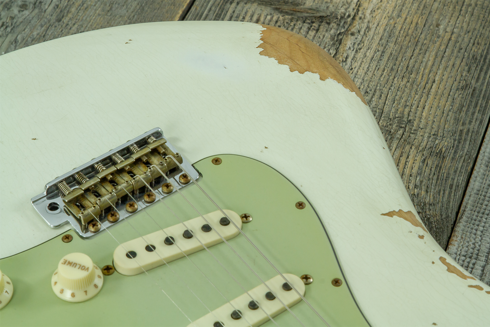 Fender Custom Shop Strat 1964 L-series 3s Trem Rw #l11710 - Heavy Relic Olympic White - Str shape electric guitar - Variation 5