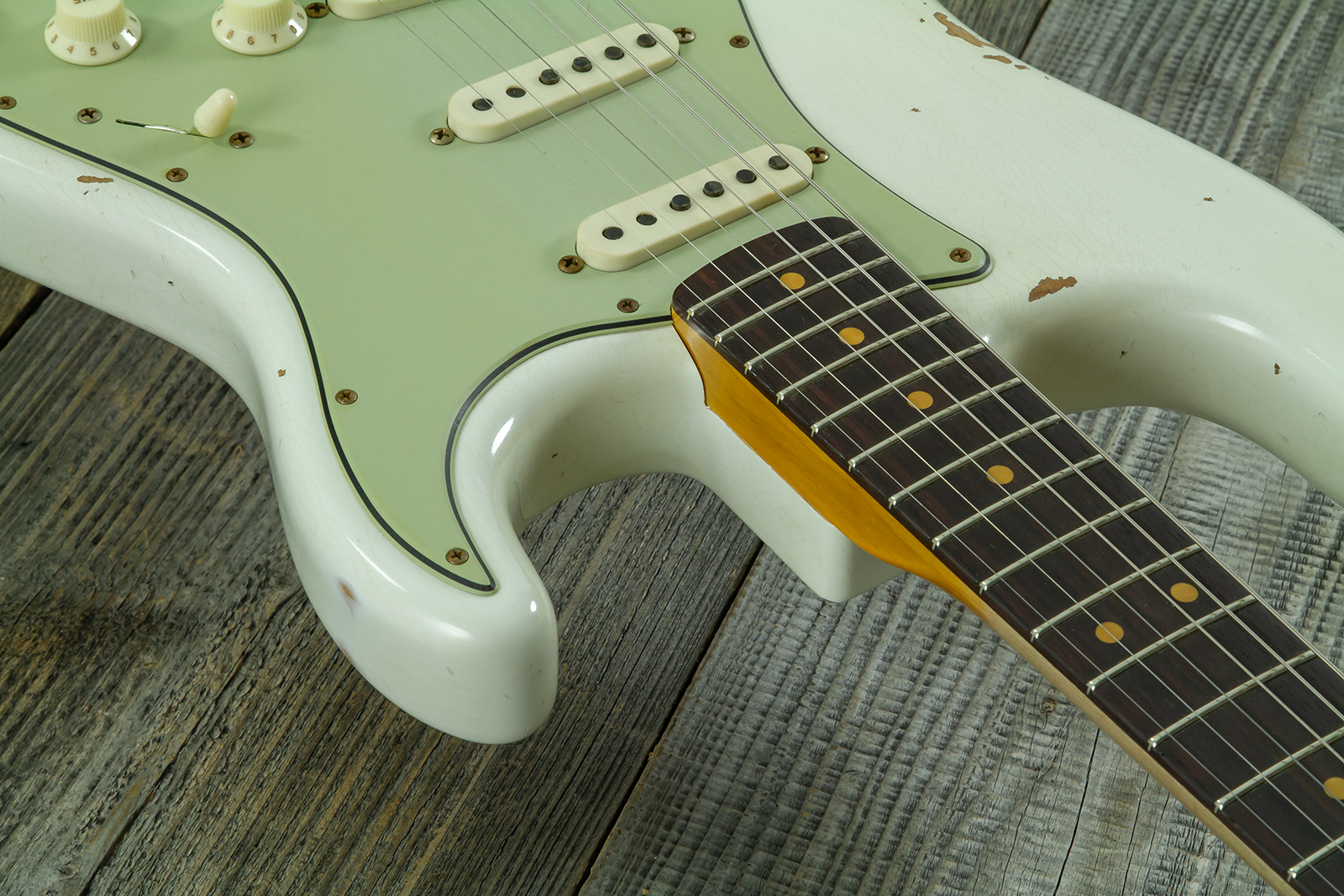 Fender Custom Shop Strat 1964 L-series 3s Trem Rw #l11710 - Heavy Relic Olympic White - Str shape electric guitar - Variation 6