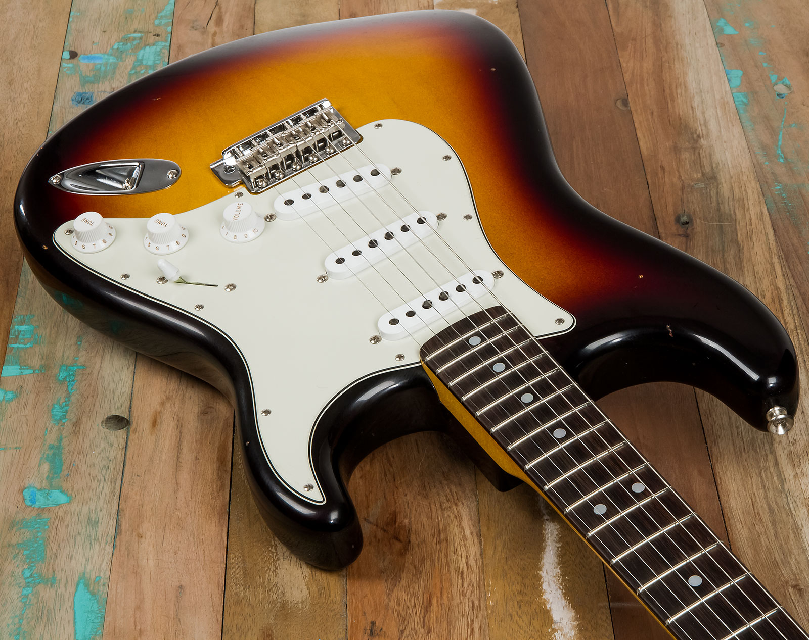 Fender Custom Shop Strat 1964 Rw #r114936 - Journeyman Relic 3-color Sunburst - Str shape electric guitar - Variation 2
