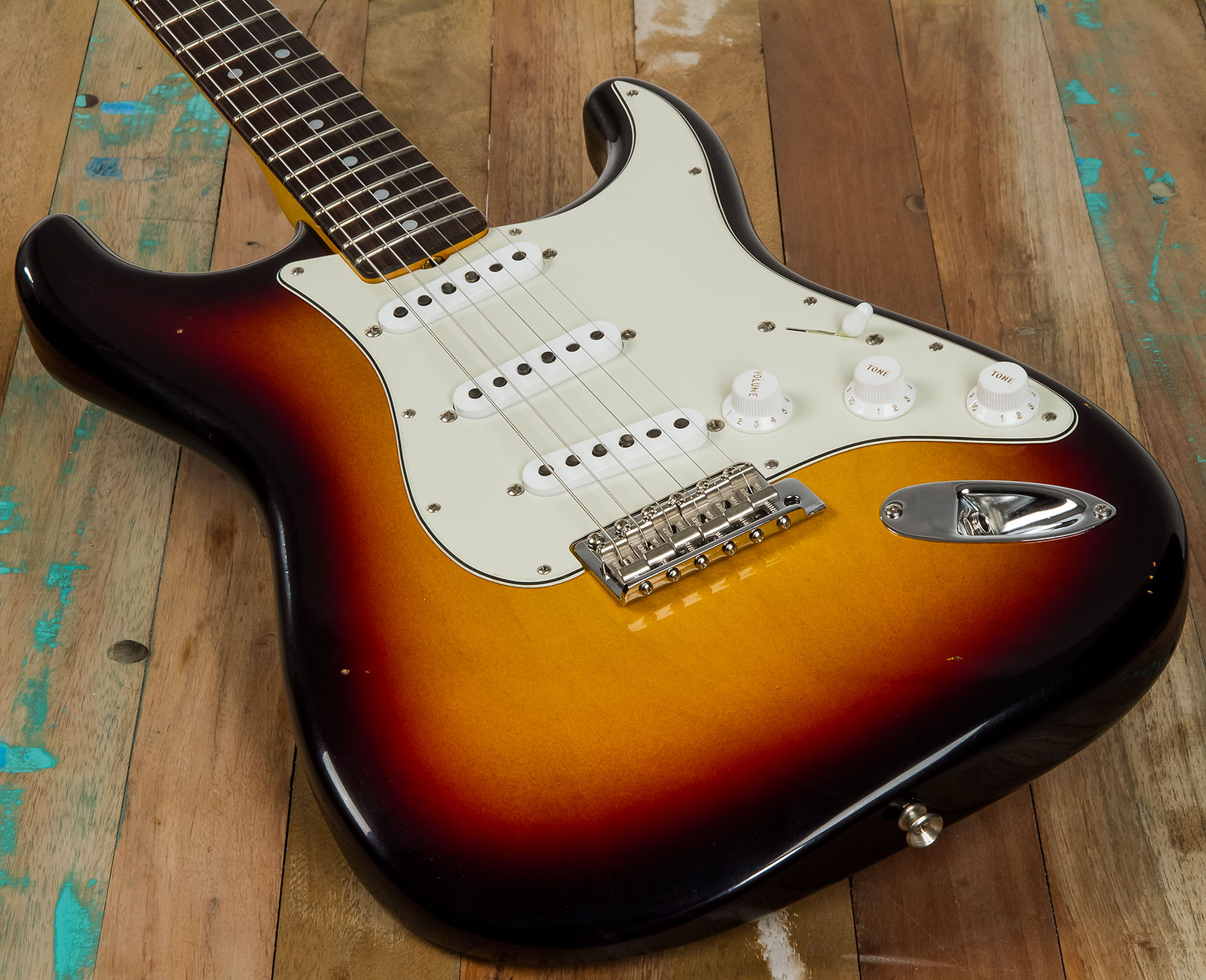 Fender Custom Shop Strat 1964 Rw #r114936 - Journeyman Relic 3-color Sunburst - Str shape electric guitar - Variation 3