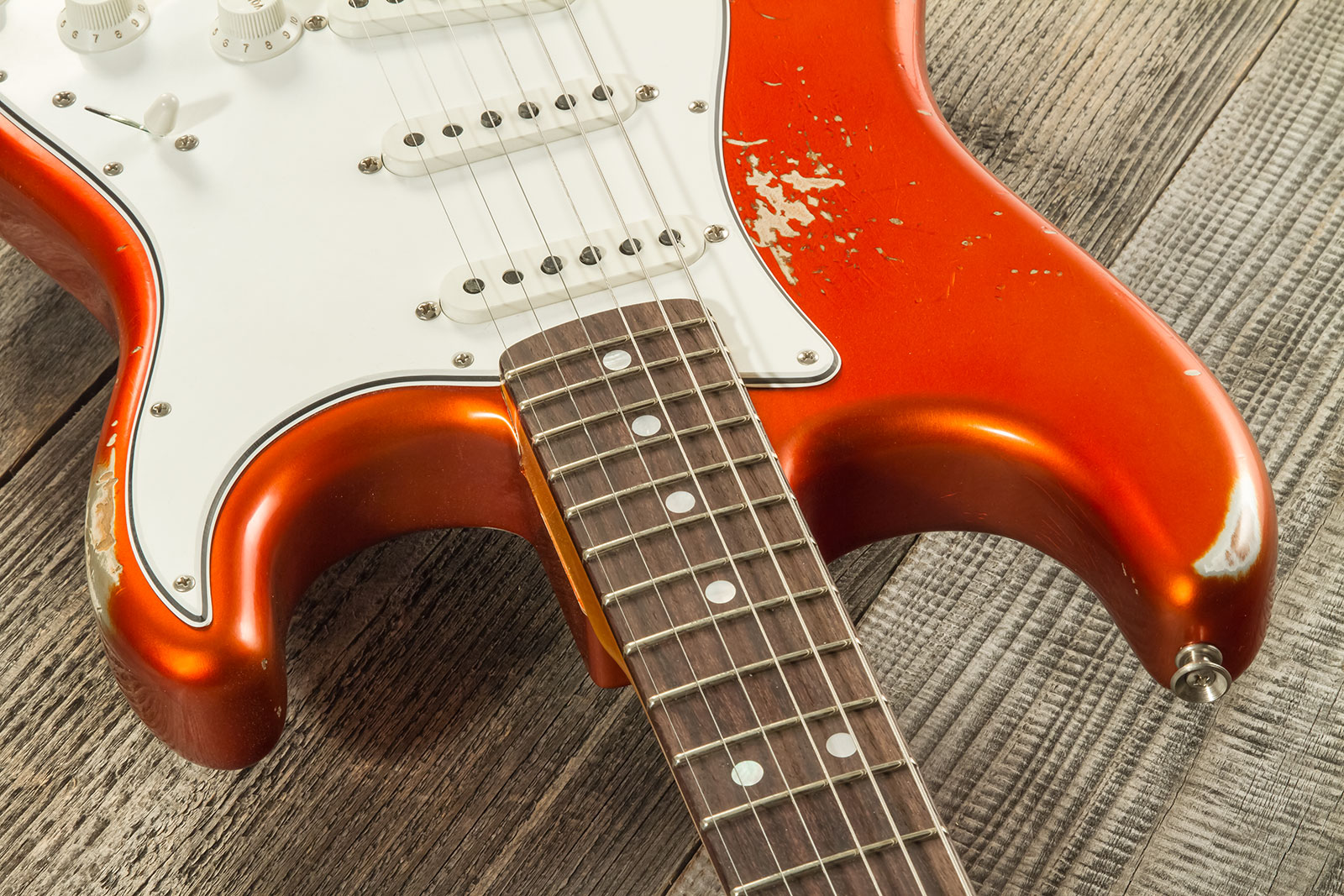 Fender Custom Shop Strat 1969 3s Trem Rw #r132166 - Heavy Relic Candy Tangerine - Str shape electric guitar - Variation 4