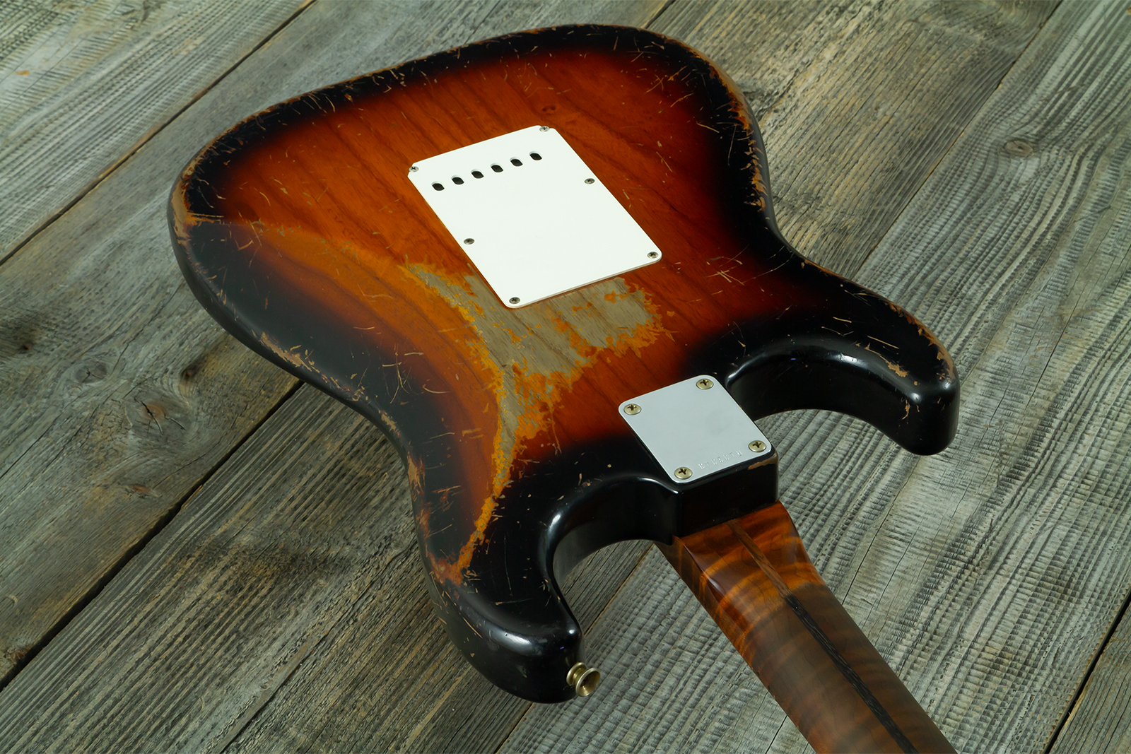 Fender Custom Shop Strat 50s Mb A.macnutt 3s Trem Rw #r132343 - Heavy Relic 2-color Sunburst - Str shape electric guitar - Variation 10