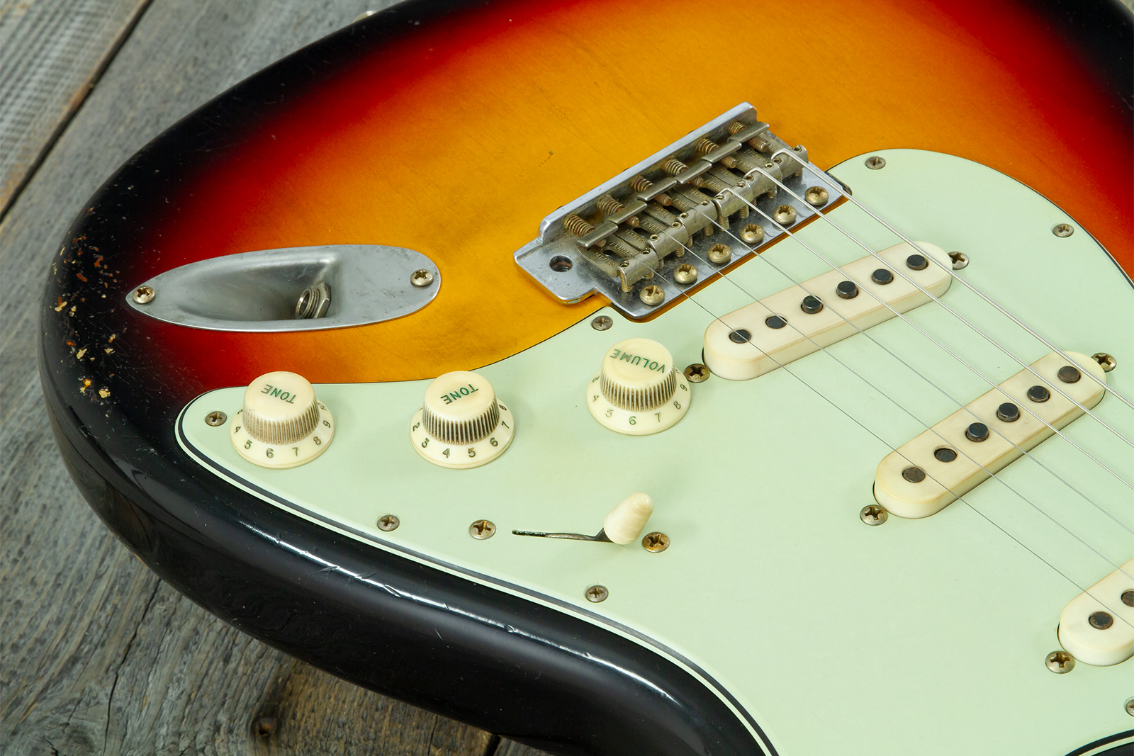 Fender Custom Shop Strat 60s Mb A.hicks 3s Trem Rw #4681 #ah0416 - Relic 3-color Sunburst - Str shape electric guitar - Variation 4