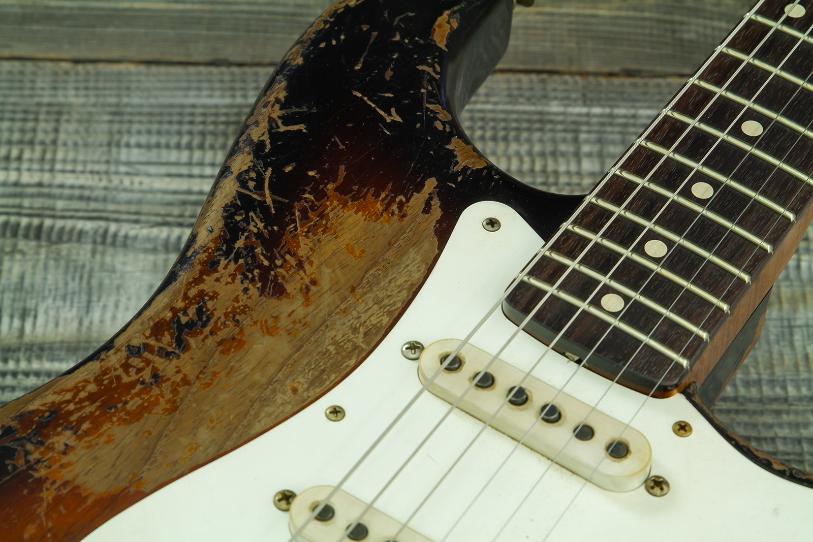 Fender Custom Shop Strat Late 1959 Mb A.macnutt 3s Trem Rw #r147577 - Heavy Relic 2-color Sunburst - Str shape electric guitar - Variation 5