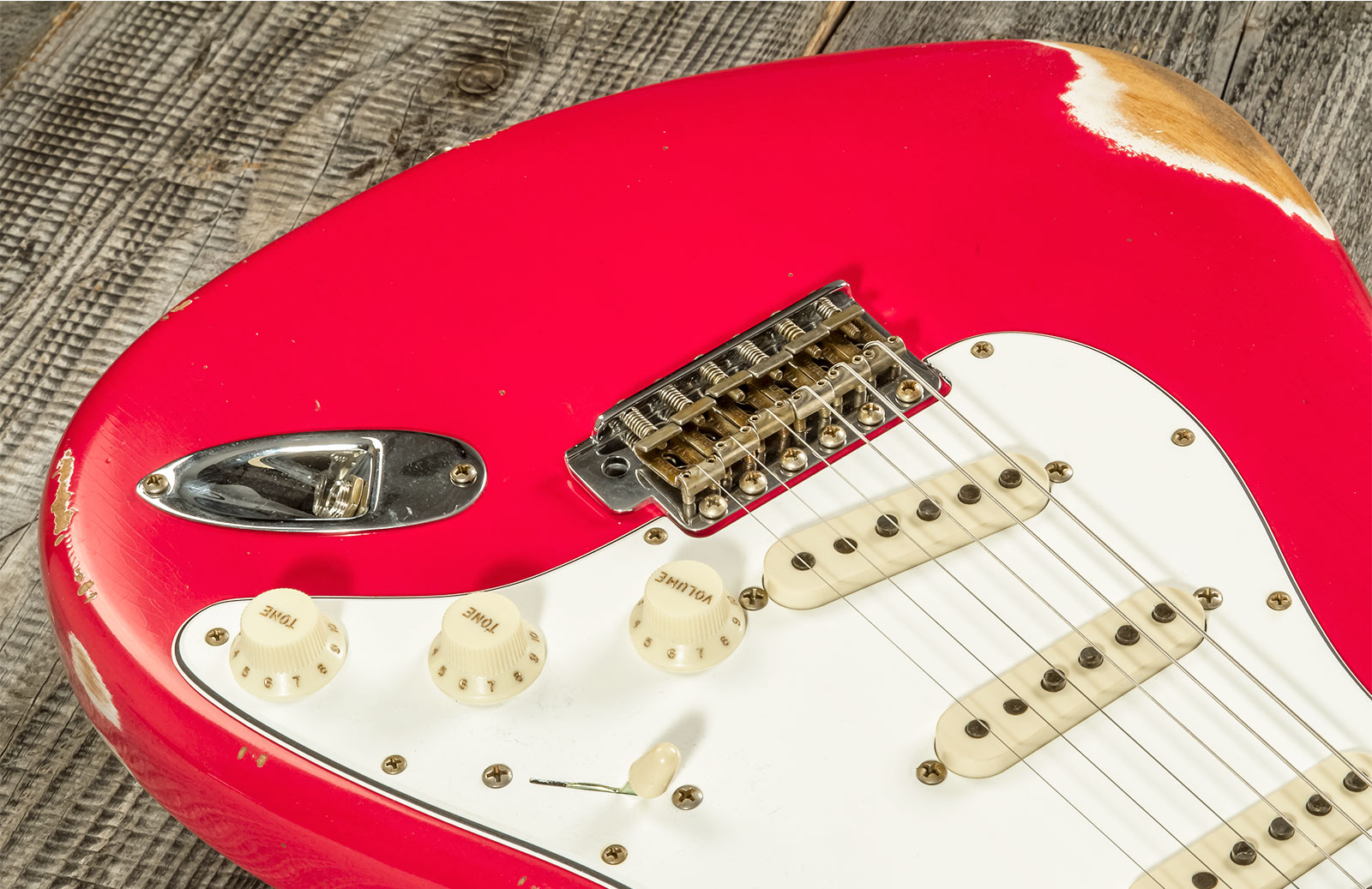 Fender Custom Shop Strat Late 1964 Trem 3s Rw #cz575557 - Relic Aged Fiesta Red - Str shape electric guitar - Variation 2