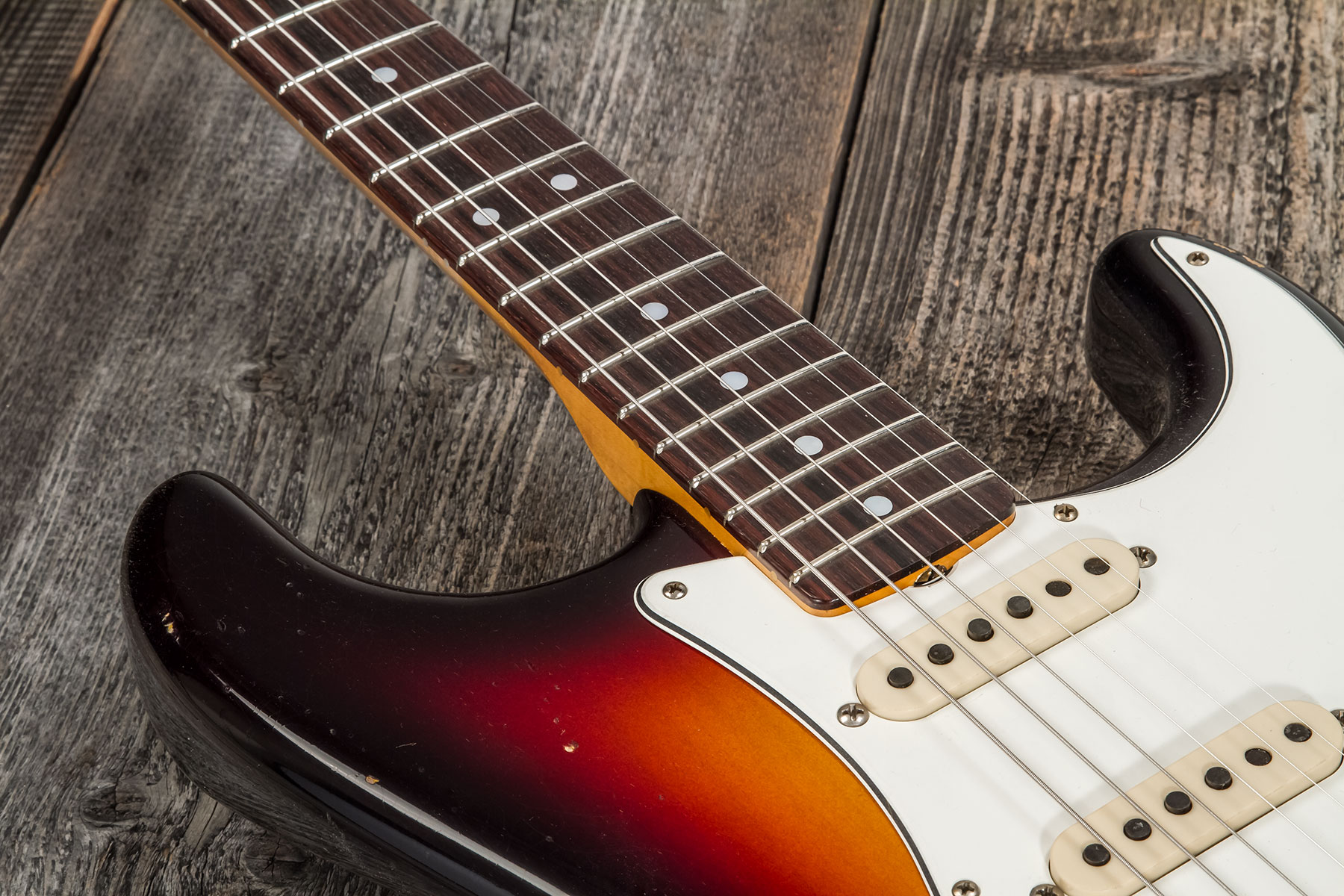 Fender Custom Shop Strat Late 64 3s Trem Rw #cz568169 - Relic Target 3-color Sunburst - Str shape electric guitar - Variation 6