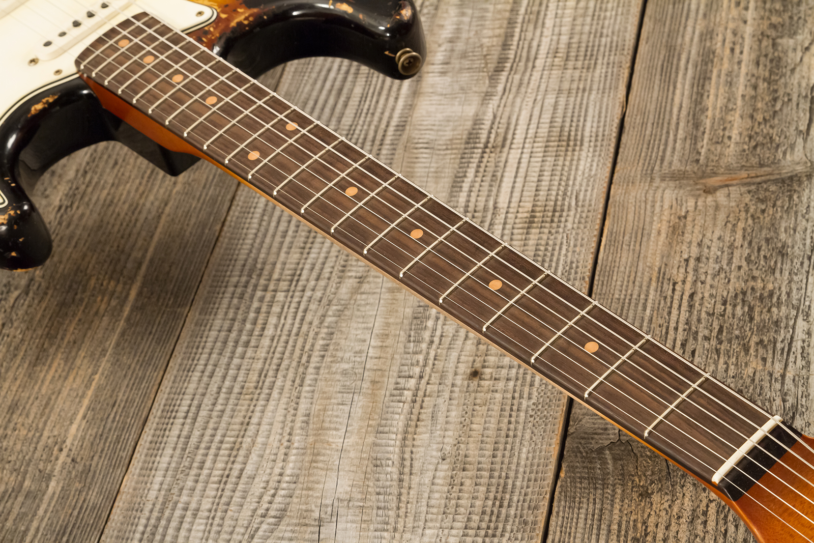 Fender Custom Shop Strat Masterbuilt L.perry 3s Trem Rw #r132309 - Heavy Relic 2-color Sunburst - Str shape electric guitar - Variation 9
