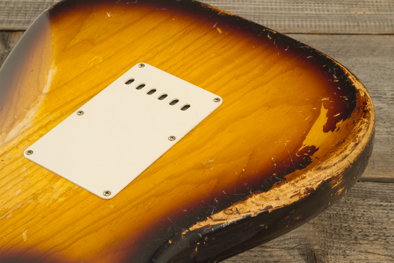 Fender Custom Shop Strat Masterbuilt L.perry 3s Trem Rw #r132309 - Heavy Relic 2-color Sunburst - Str shape electric guitar - Variation 12