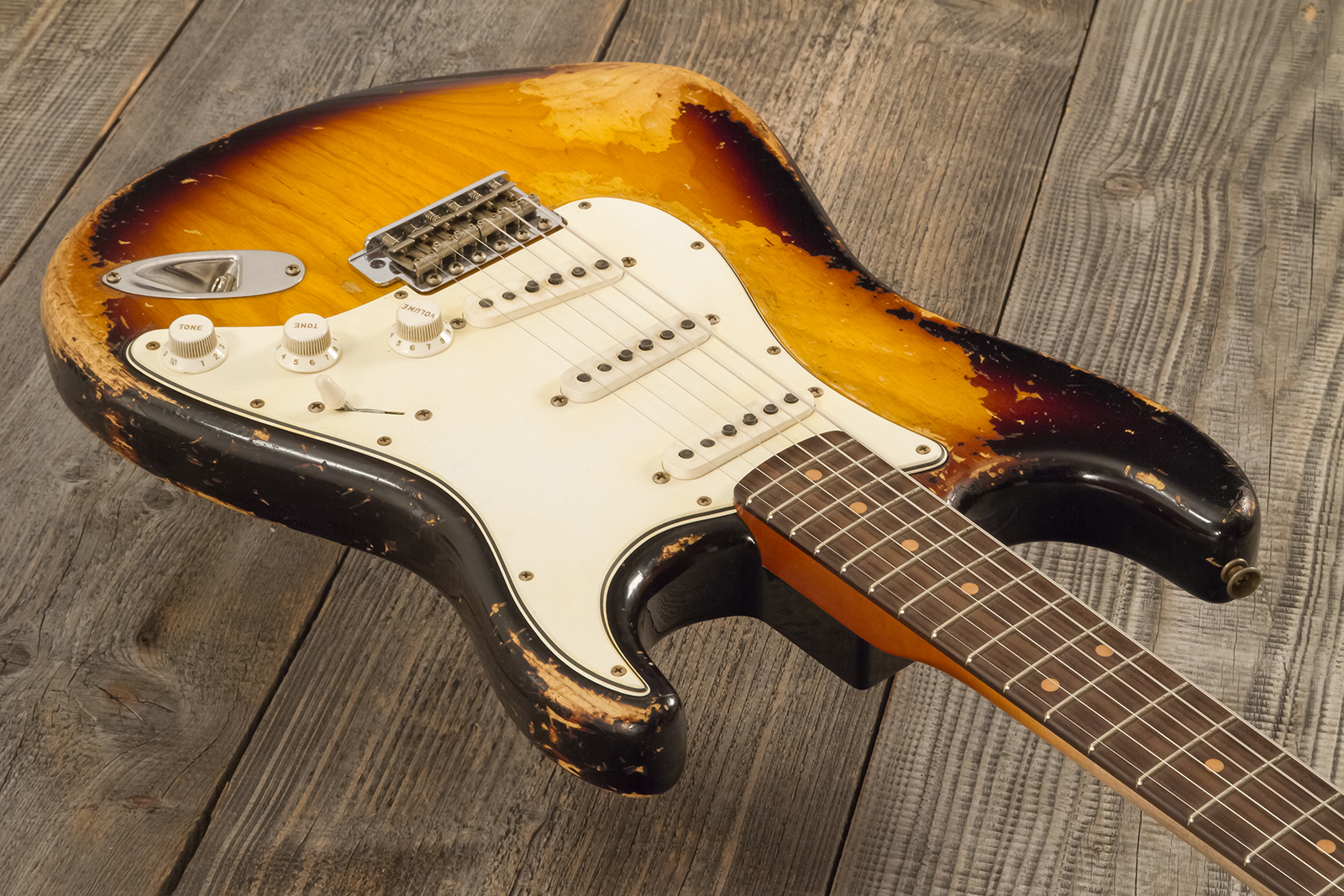 Fender Custom Shop Strat Masterbuilt L.perry 3s Trem Rw #r132309 - Heavy Relic 2-color Sunburst - Str shape electric guitar - Variation 4