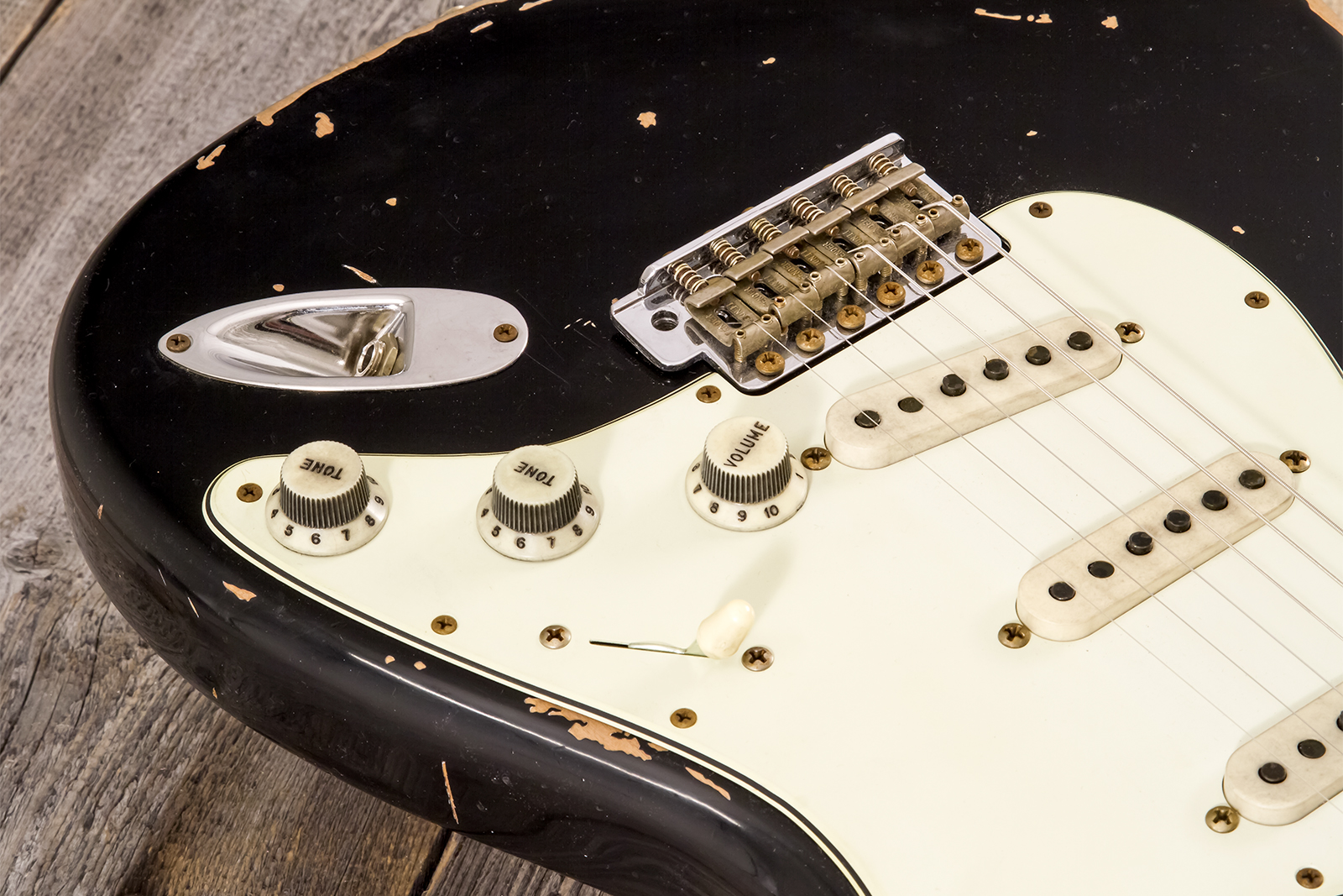 Fender Custom Shop Strat Michael Landau 1968 Signature Trem 3s #r138684 - Relic Black - Str shape electric guitar - Variation 3