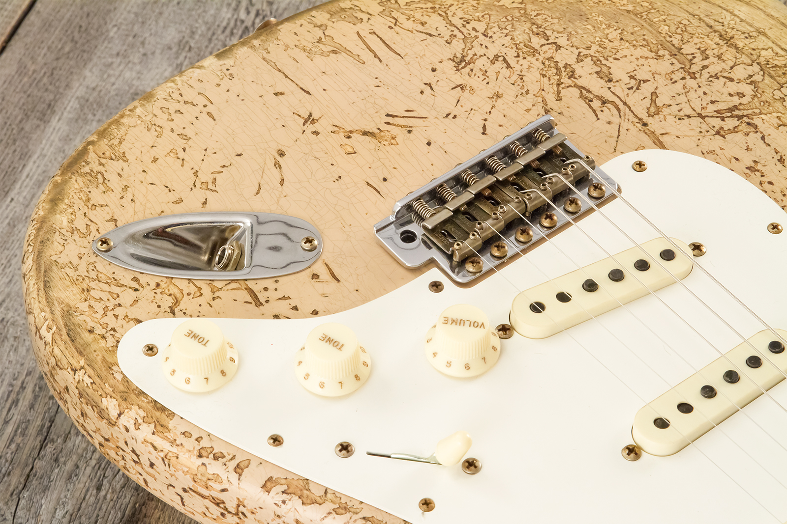 Fender Custom Shop Strat Red Hot 3s Trem #cz584115 - Super Heavy Relic White Blonde - Str shape electric guitar - Variation 4
