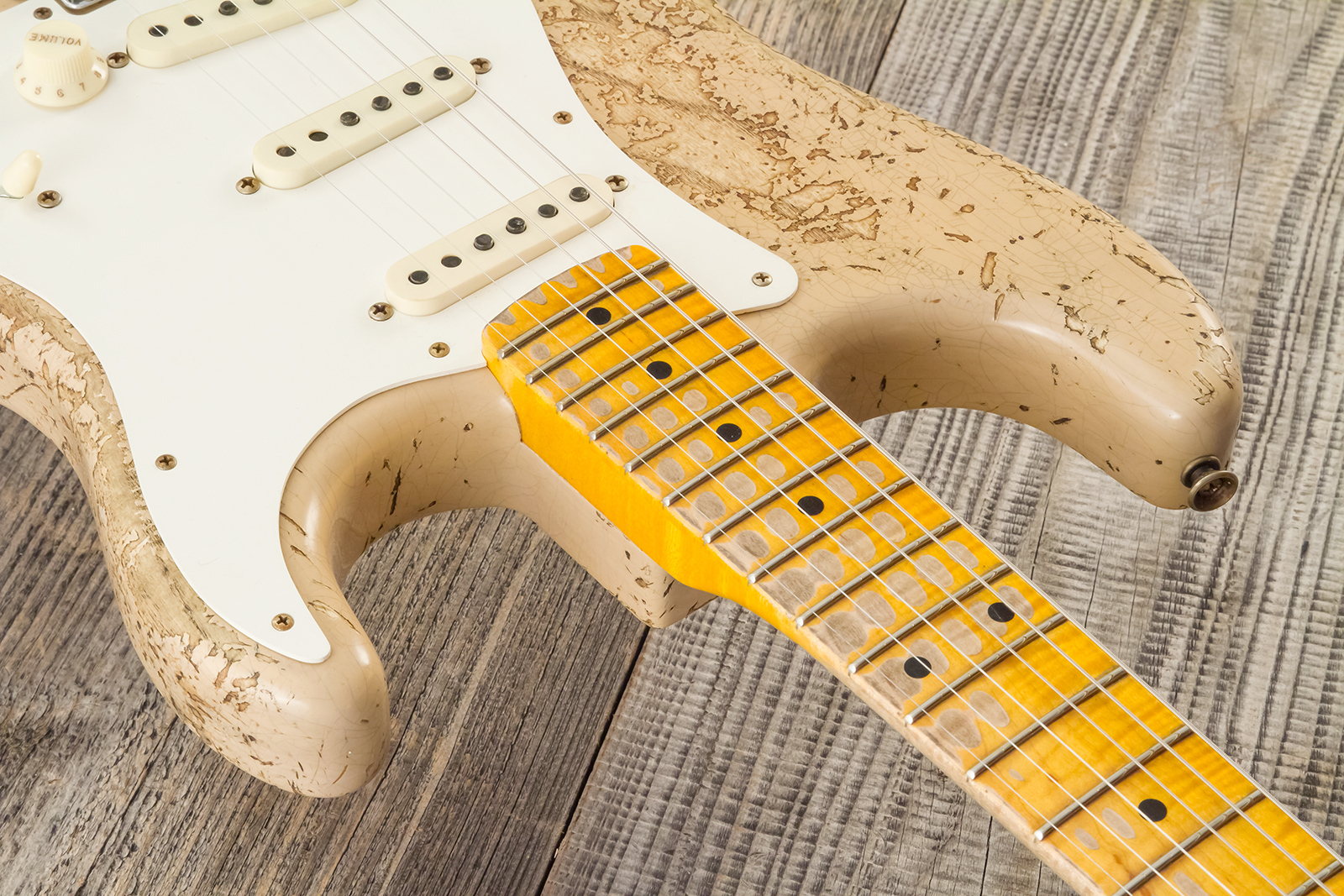 Fender Custom Shop Strat Red Hot 3s Trem #cz584115 - Super Heavy Relic White Blonde - Str shape electric guitar - Variation 5