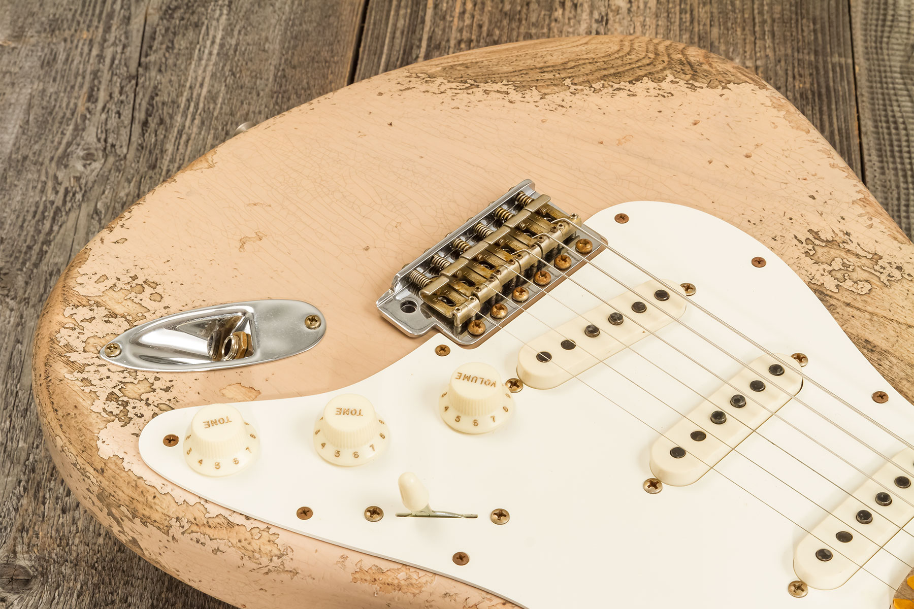 Fender Custom Shop Strat Red Hot 3s Trem Mn #cz579453 - Super Heavy Relic White Blonde - Str shape electric guitar - Variation 3