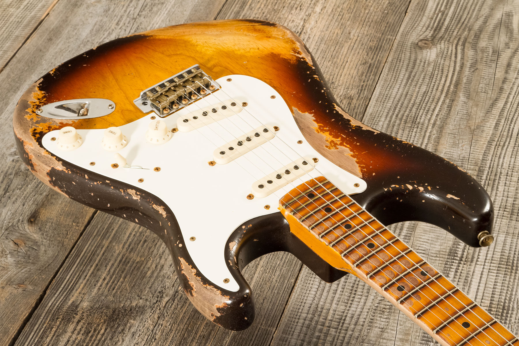 Fender Custom Shop Strat Red Hot 3s Trem Mn #cz580650 - Super Heavy Relic Chocolate 3-color Sunburst - Str shape electric guitar - Variation 2