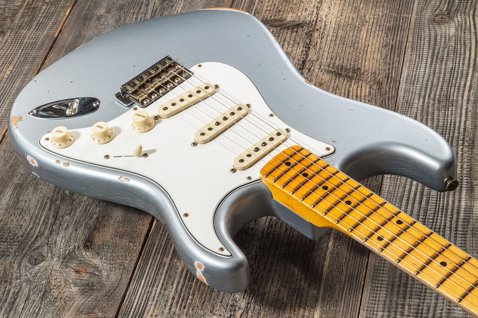 Fender Custom Shop Strat Tomatillo Special 3s Trem Mn #cz571096 - Relic Aged Ice Blue Metallic - Str shape electric guitar - Variation 2