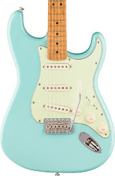 Str shape electric guitar Fender American Professional Classic Stratocaster Ltd (USA, MN) - daphne blue