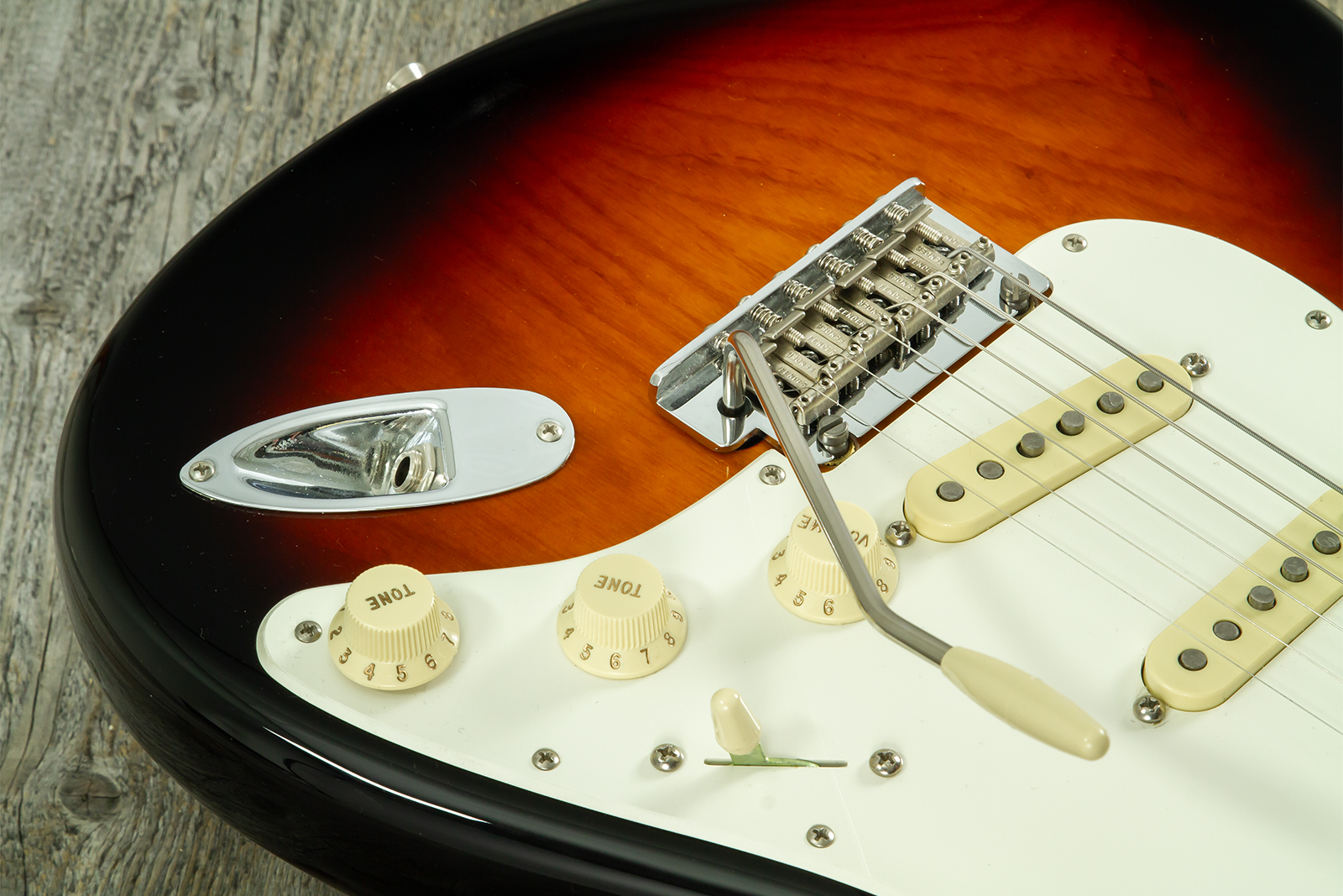 Fender Strat American Pro Ii Ltd 3s Trem Mn #us23077326 - 2-color Sunburst - Str shape electric guitar - Variation 4