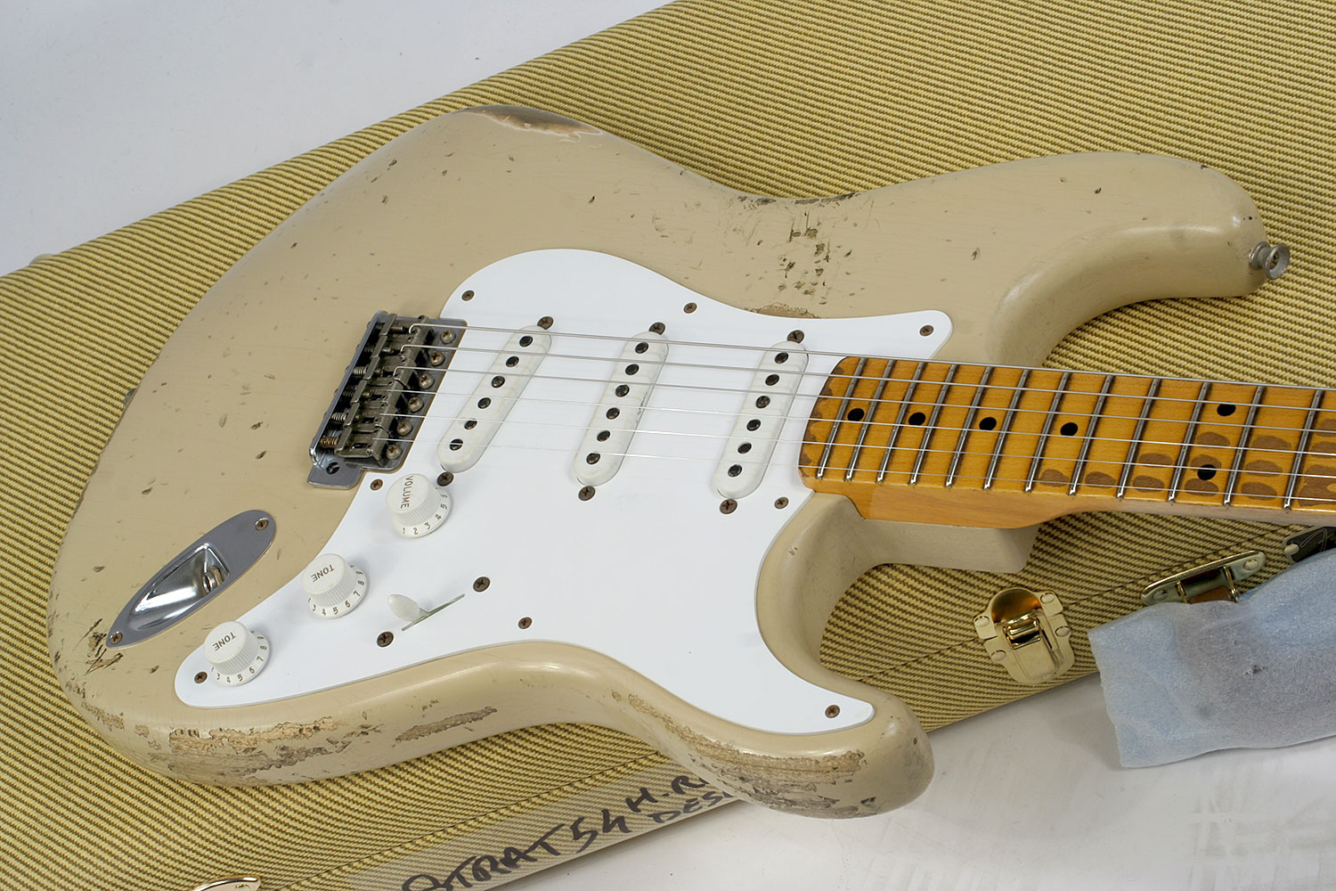 Fender Custom Shop Strat 1954 60th Anniversary Mn - Heavy Relic, Desert Sand - Str shape electric guitar - Variation 4