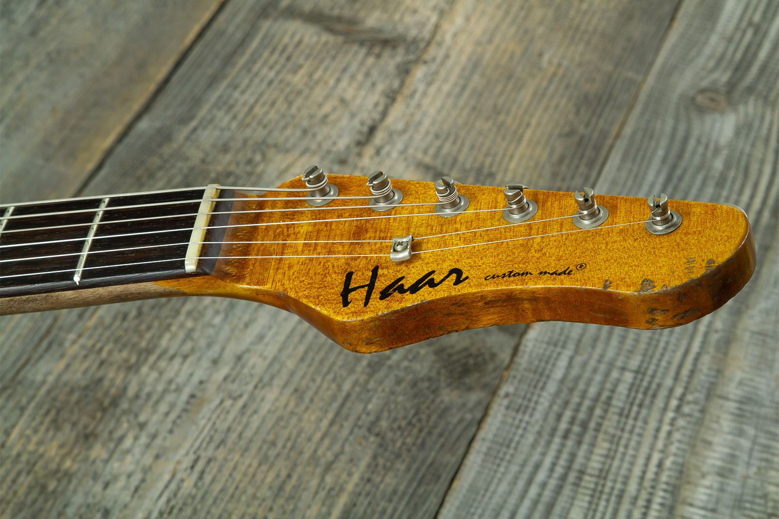 Haar Guitars Trad S Hss Lindy Fralin Trem Rw #43516 - Aged Candy Apple Red - Str shape electric guitar - Variation 7