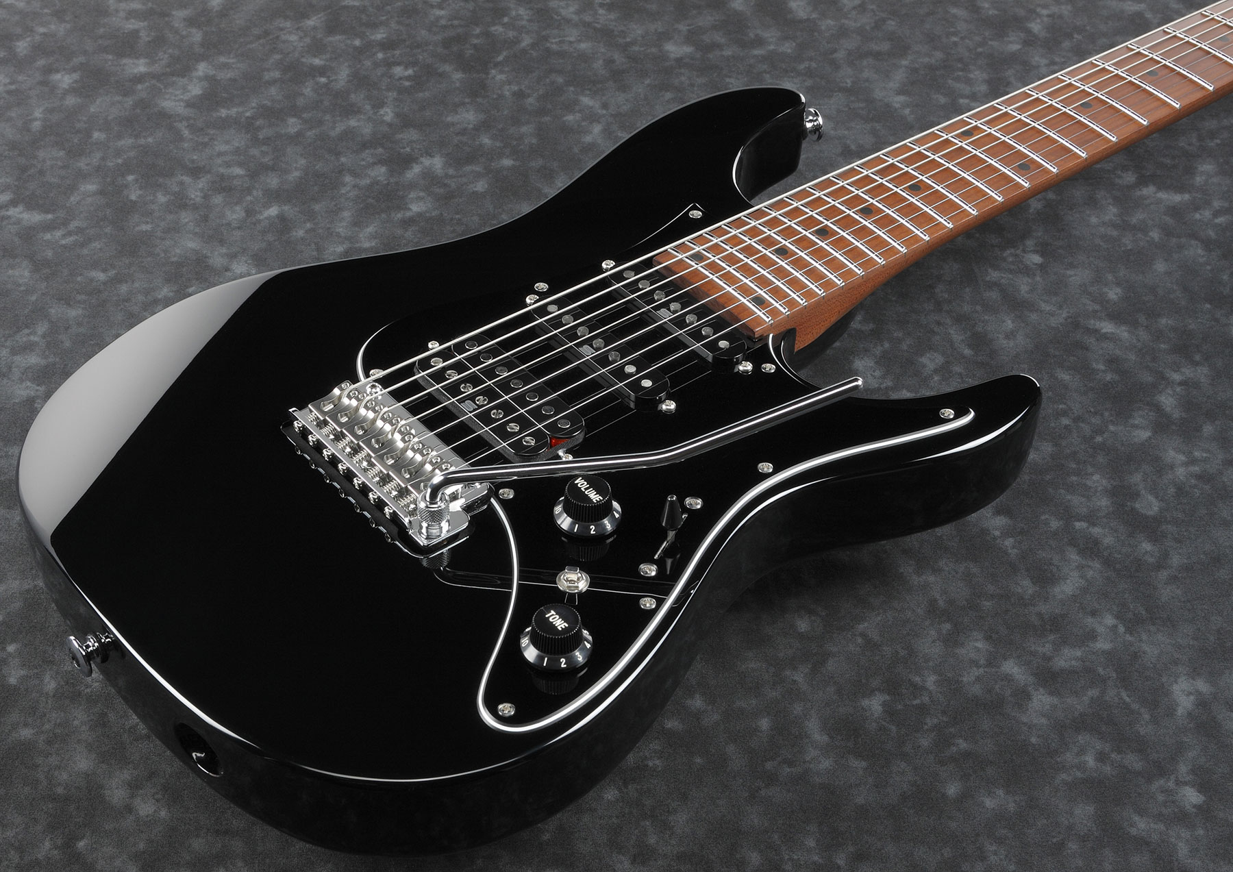 Ibanez Az24047 Bk Prestige Jap 7c Hss Seymour Duncan Trem Mn - Black - 7 string electric guitar - Variation 2