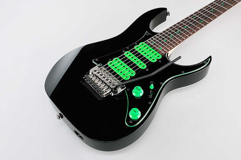 Ibanez Steve Vai Uv70p Bk Universe Premium Signature 7-cordes Hsh Fr Rw - Black - 7 string electric guitar - Variation 2