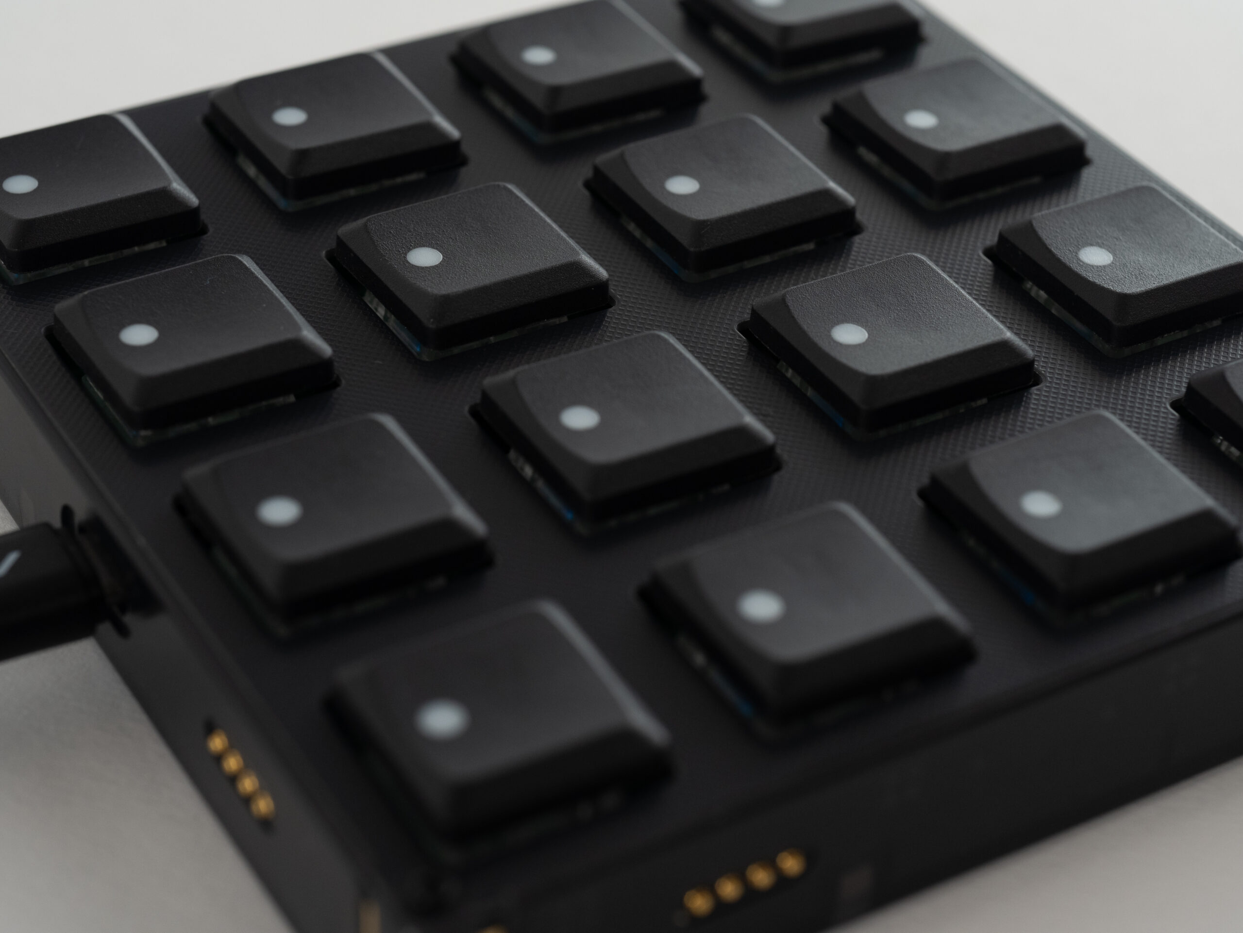 Intech Studio Grid Series 3 - Bu16 Mechanical - Midi controller - Variation 1