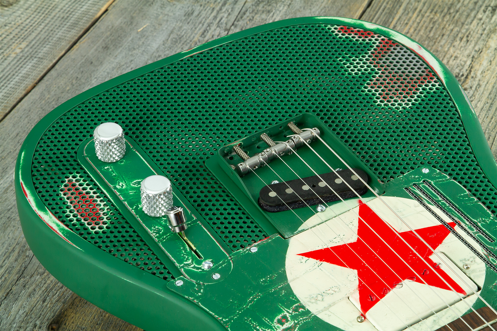 James Trussart Steelcaster Sh Ht Rw #26052 - Red Star Holey Gator Pickguard - Semi-hollow electric guitar - Variation 4